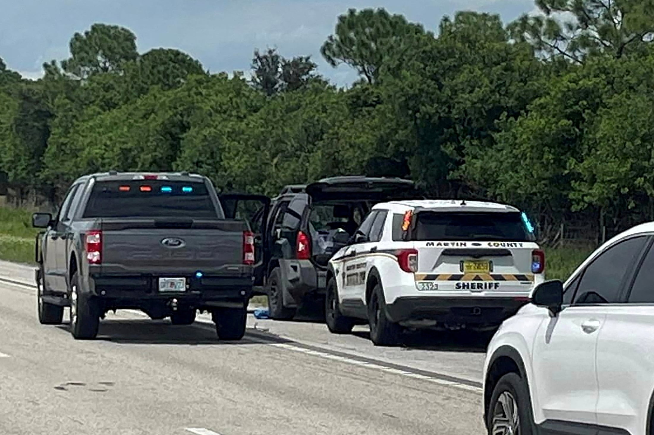 La camioneta en la que fue detenido el sospechoso (Reuters)