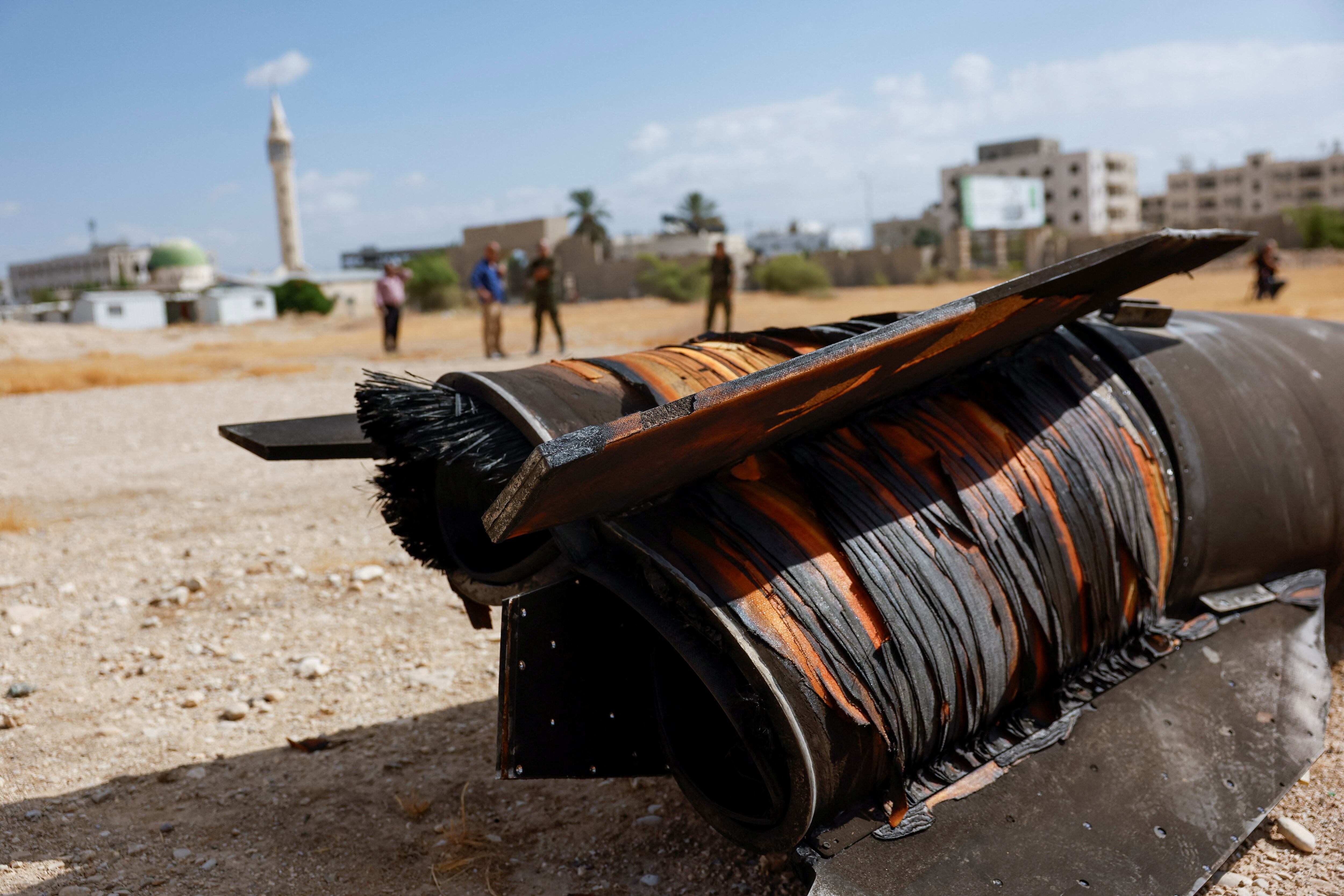 Este trozo de misil quedó destruido en Jericho tras ser bloqueado por la defensa israelí