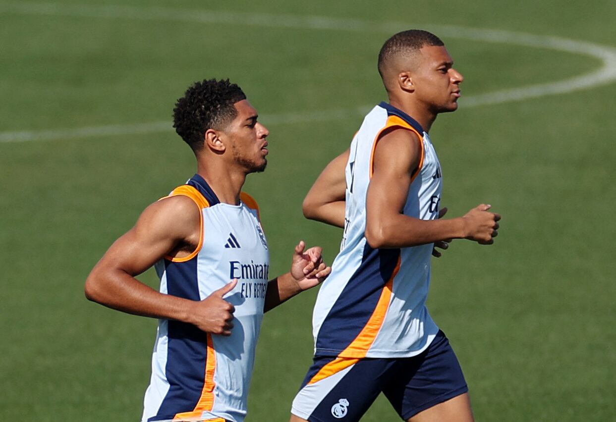 Kylian Mbappe y Jude Bellingham entrenando con el Real Madrid. (Isabel Infantes/REUTERS)