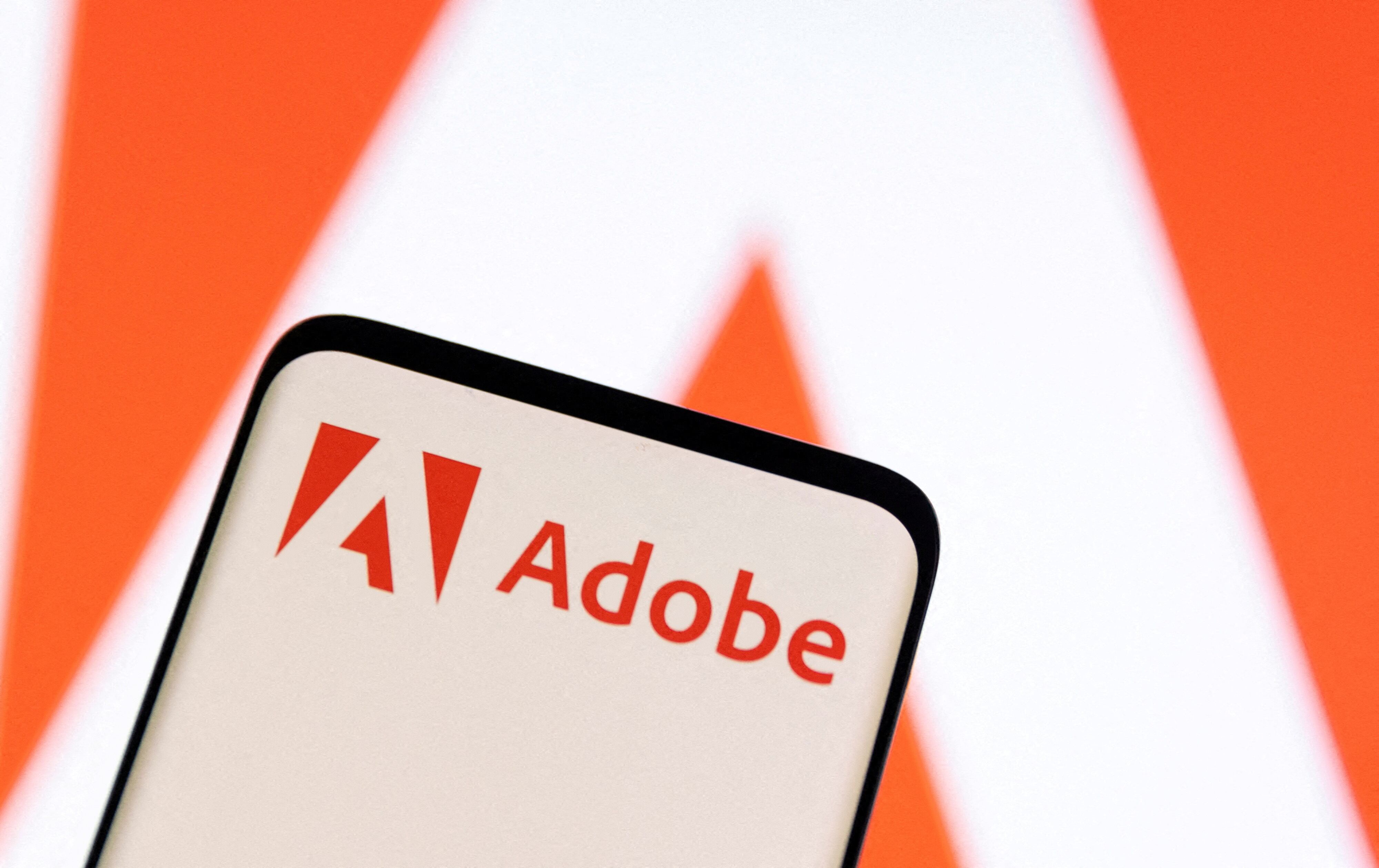 Adobe habría dificultado los procesos de cancelación de suscripciones, afectando a los usuarios. (REUTERS/Dado Ruvic/Illustration/File Photo/File Photo)