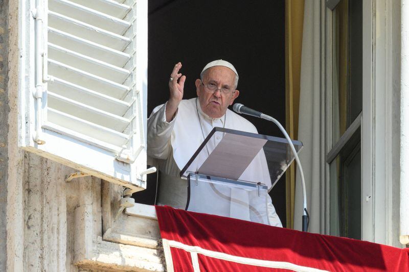 El papa Francisco durante la oración del Ángelus en el Vaticano, el domingo 21 de julio de 2024. 