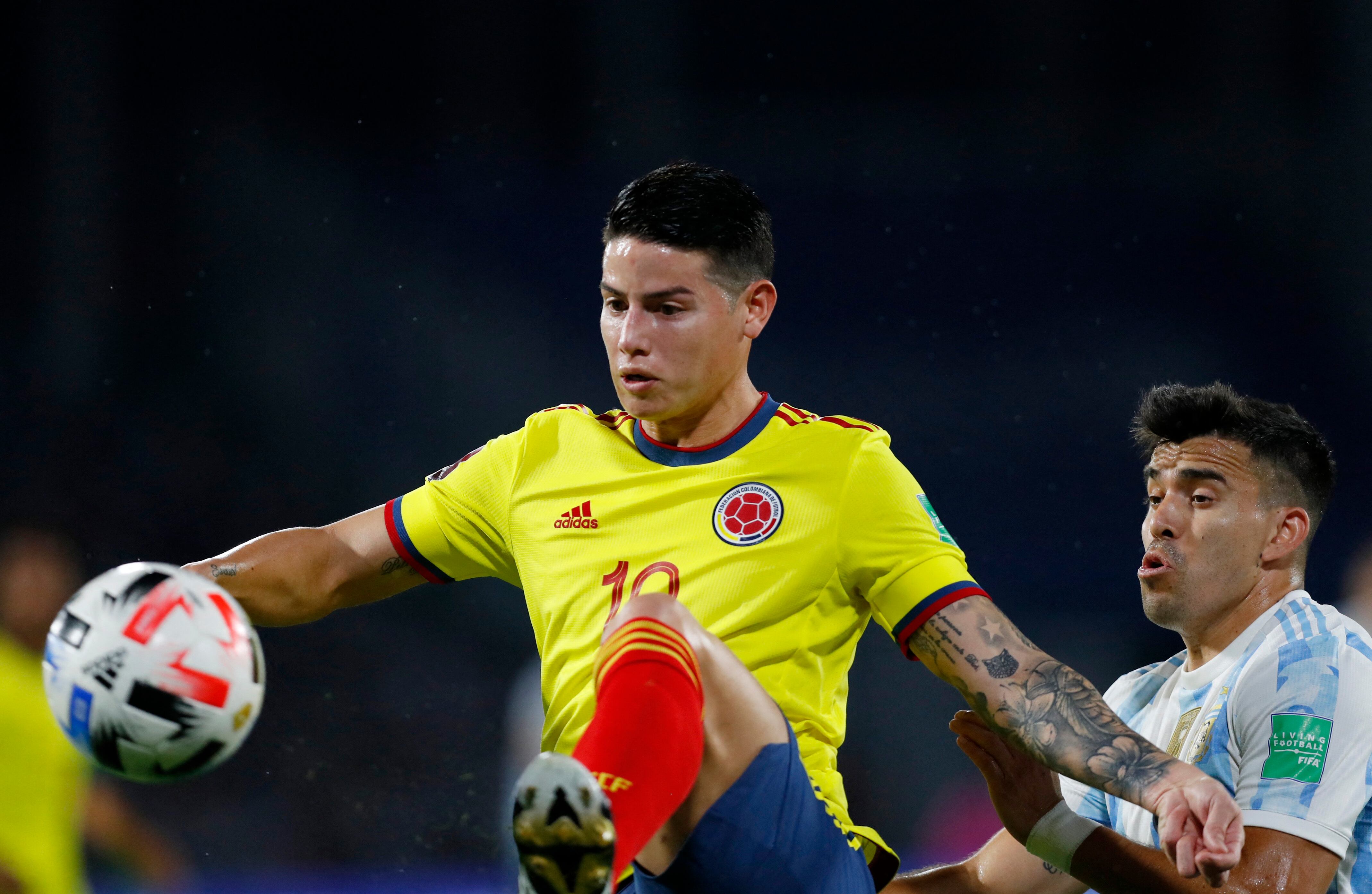 James Rodriguez, duramente cuestionado por su rendimiento en las Eliminatorias rumbo a Qatar 2022, fue uno de los jugadores que estuvo presente en la última derrota de la selección Colombia - crédito Agustin Marcarian/REUTERS