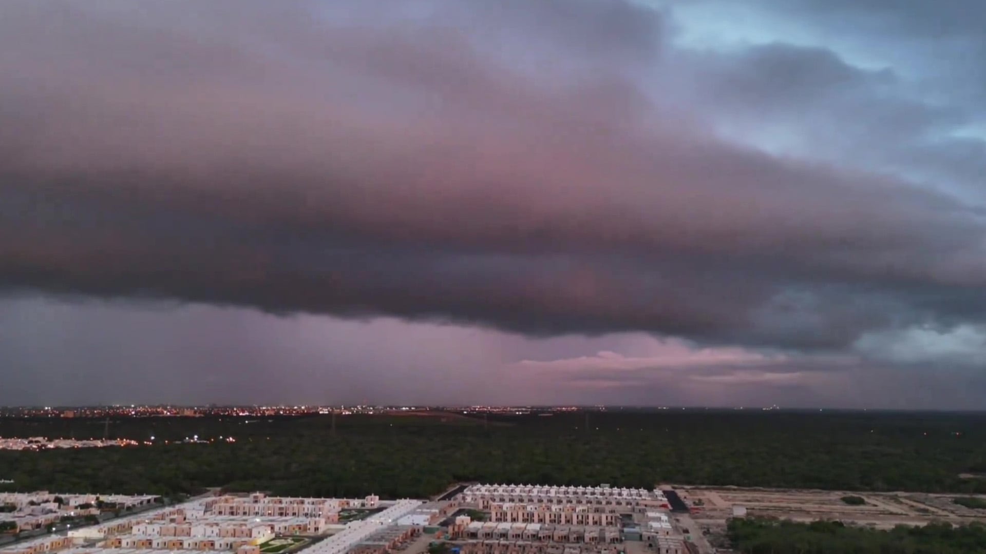 huracán beryl nube Cumulunimbus Arcus