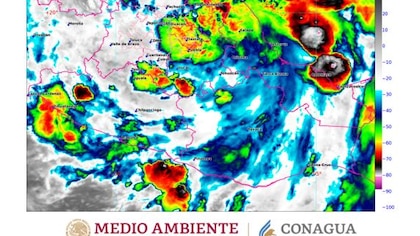 Tormenta Tropical Chris toca tierra en Veracruz mientras huracán Beryl se degrada a categoría 3