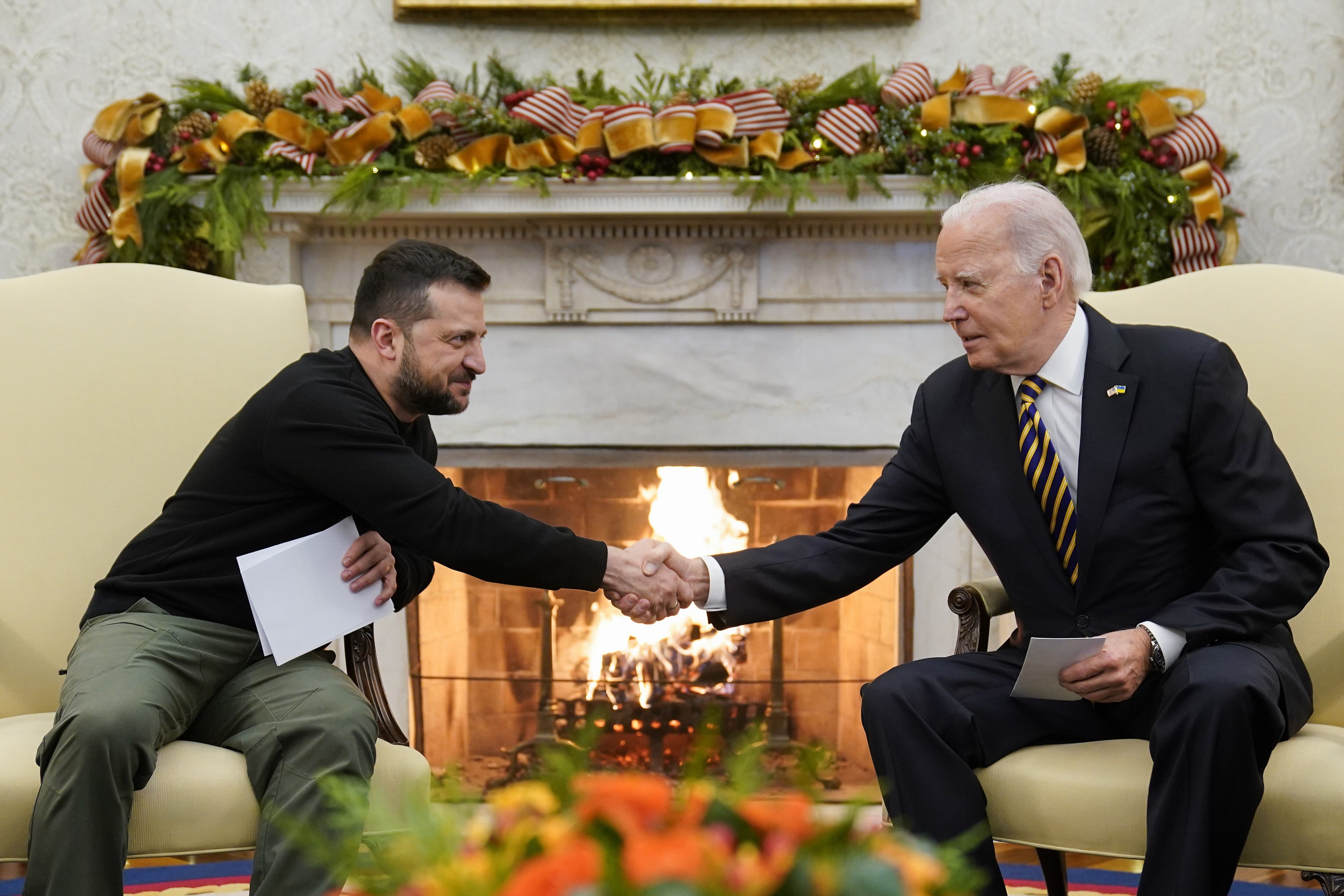 El presidente ucraniano Volodimir Zelensky junto al mandatario estadounidense Joe Biden en la Casa Blanca en diciembre de 2023 (Foto: Europa Press)