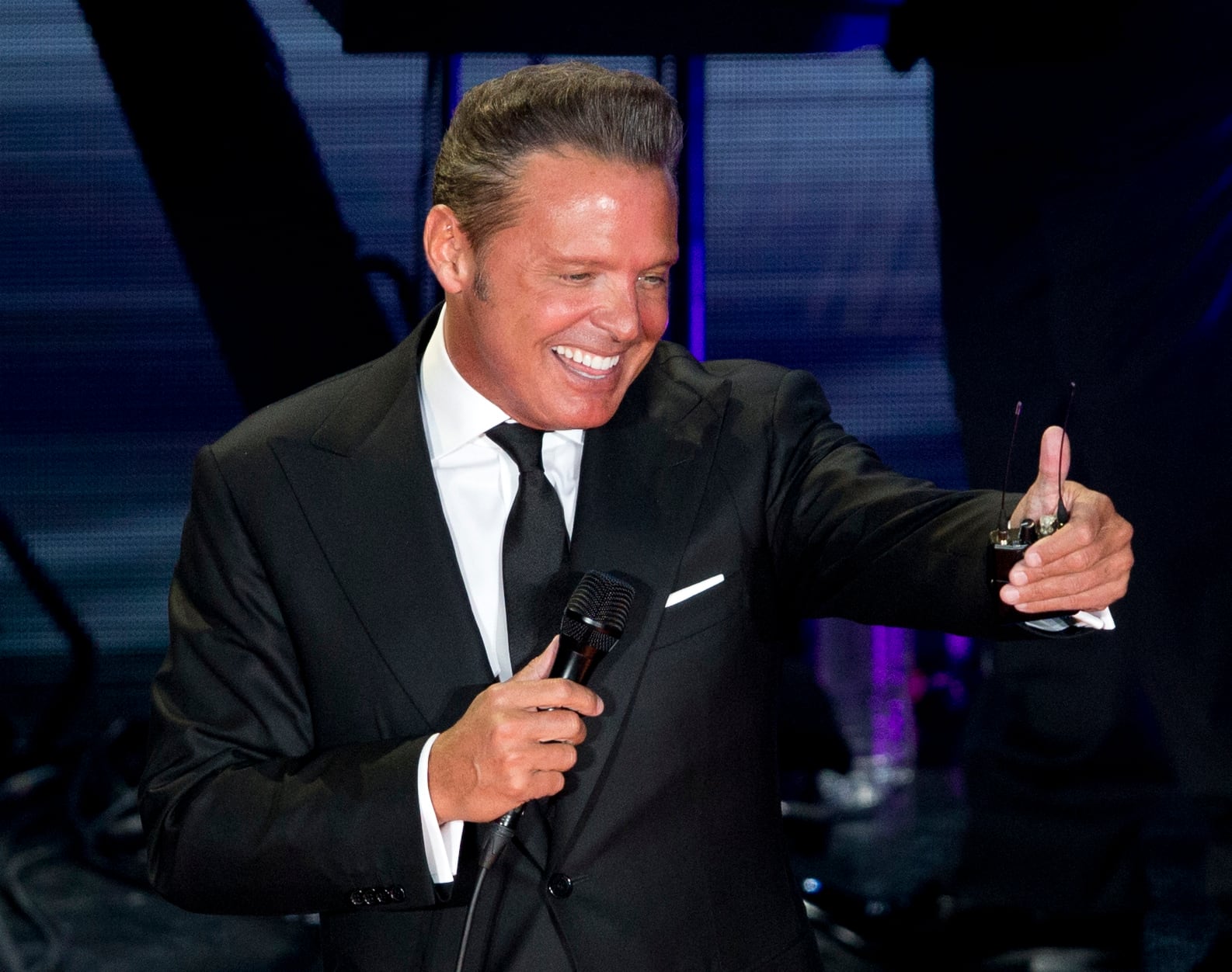 ARCHIVO - Luis Miguel es una de las figuras que se ha presentado en el Auditorio Nacional | (Foto AP/Eduardo Verdugo, archivo)