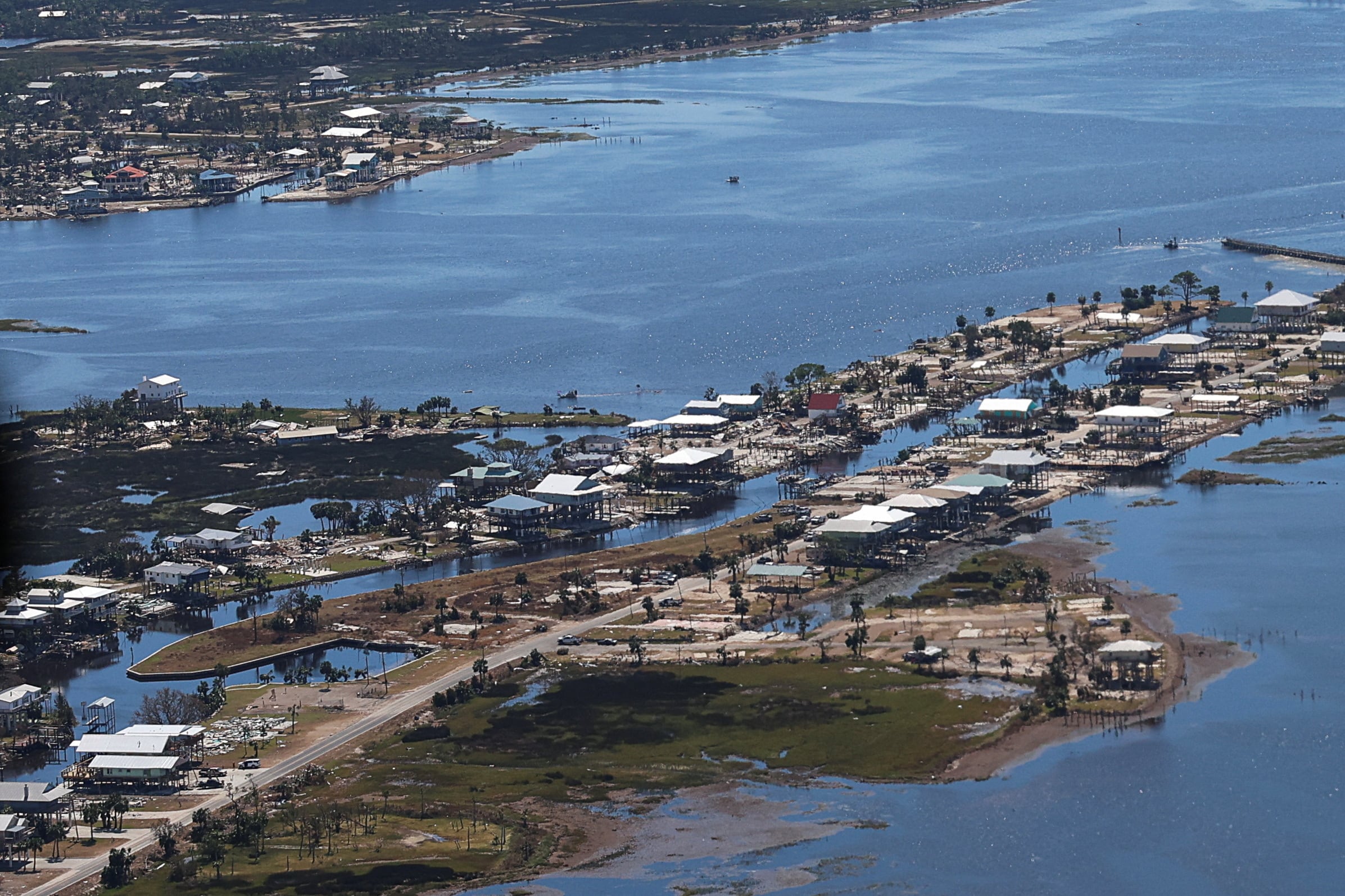 Una vista aérea muestra los daños a las propiedades tras el paso del huracán Helene en el condado de Taylor, Florida (REUTERS/Tom Brenner)