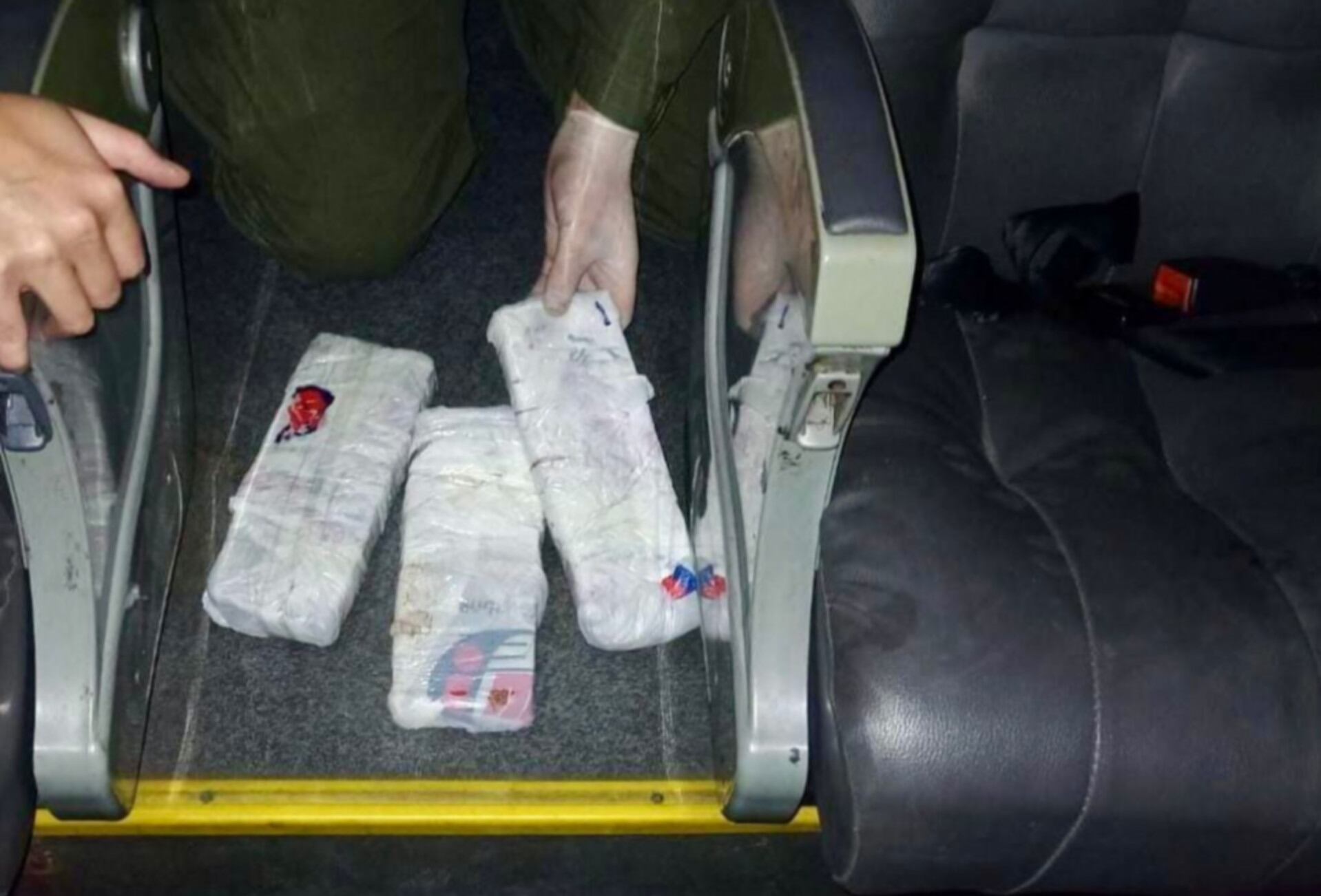 Gendarmería Nacional encontró más de dos kilos de marihuana ocultos en el aire acondicionado de un ómnibus en Chaco (GNA)