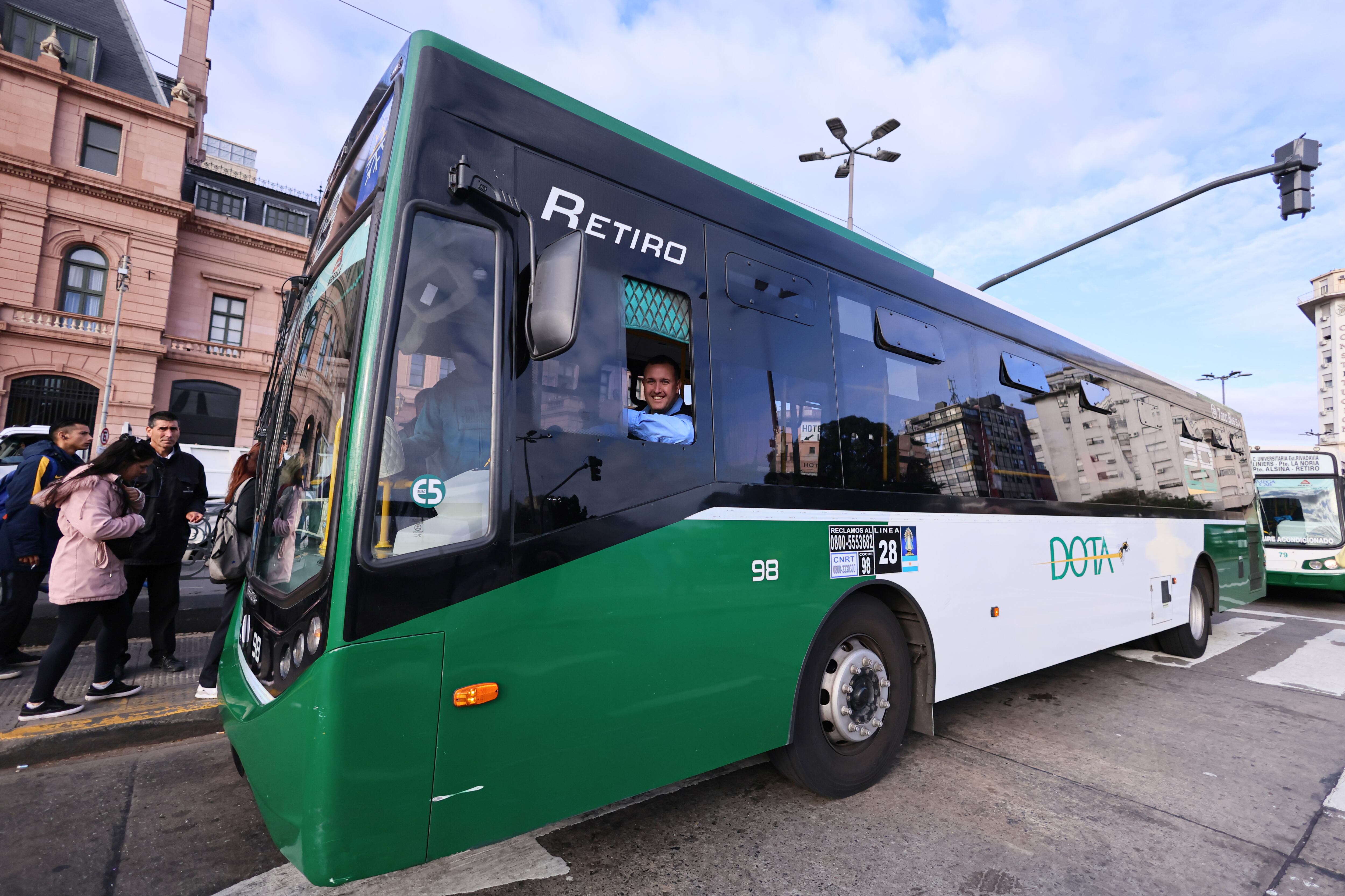 Paro de colectivos en el AMBA - Estación Constitución - 11/04/2024