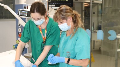 Cuánto cobra una auxiliar de enfermería en la Comunidad Valenciana: sueldo base, paga extra, complementos y productividad