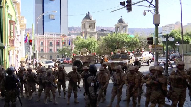 Fuerzas armadas de Bolivia se movilizaron en el centro de La Paz. El presidente Luis Arce denunció un intento de golpe de Estado el pasado 26 de junio (REUTERS TV)