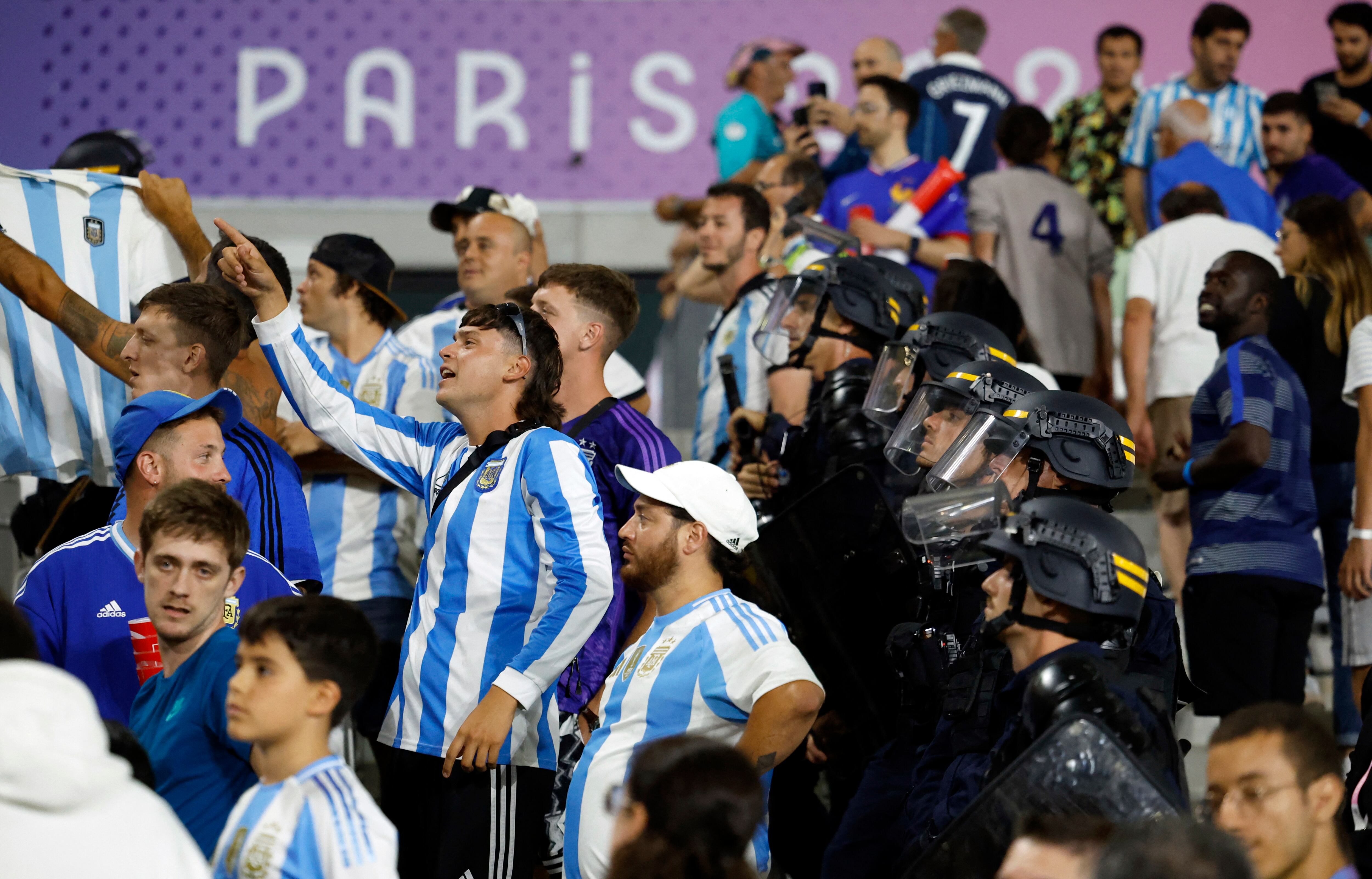 Los simpatizantes argentinos presentes en Bordeaux (Foto: Reuters/Stephane Mahe)