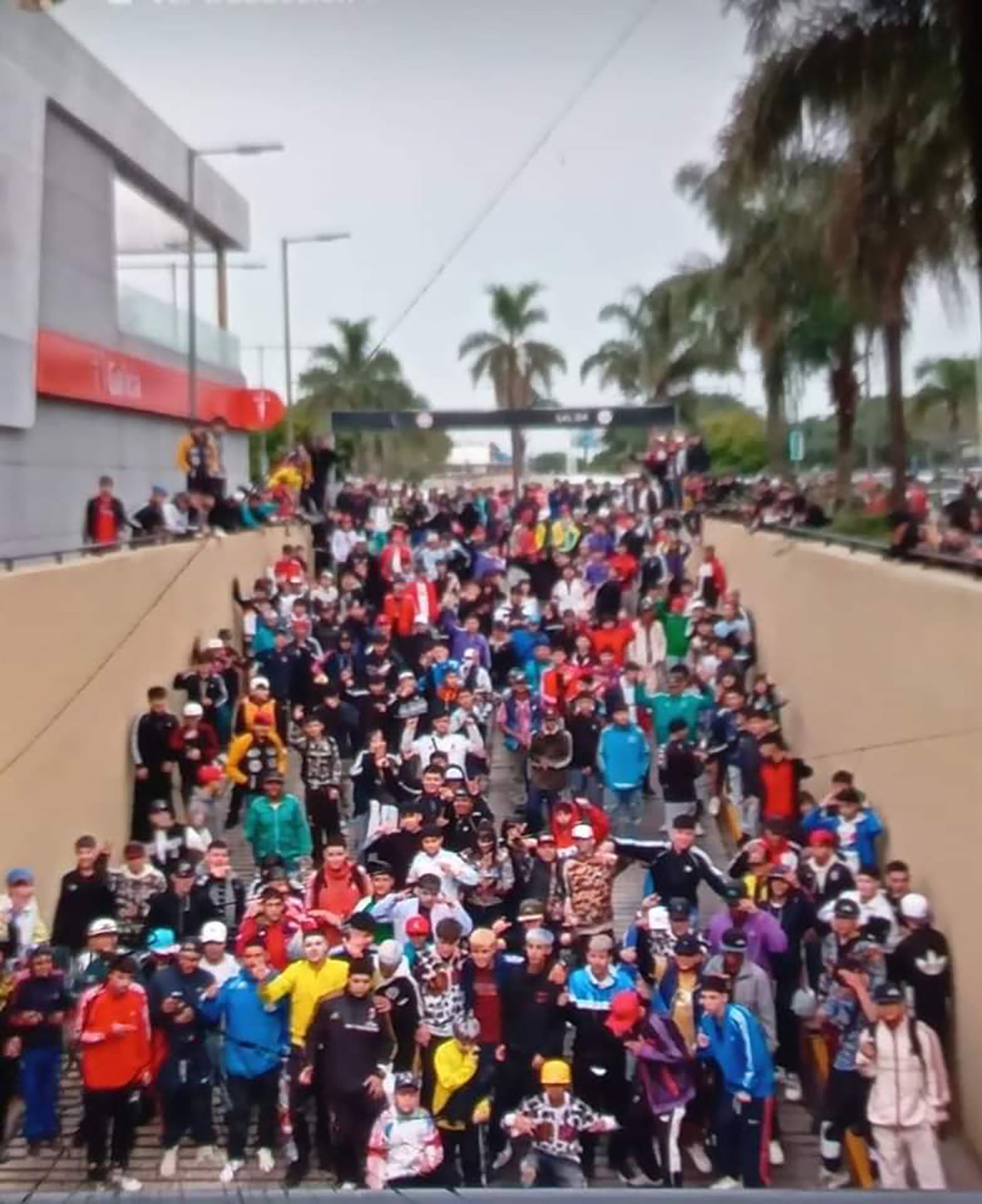 "Juntada pilchera" batalla campal de adolescentes en shopping Tortuguitas