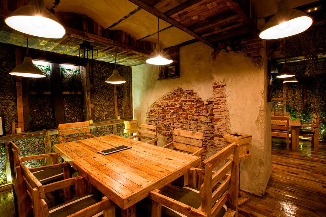 Restaurante Yugo The Bunker, ambientado en un búnker japonés de la Segunda Guerra Mundial