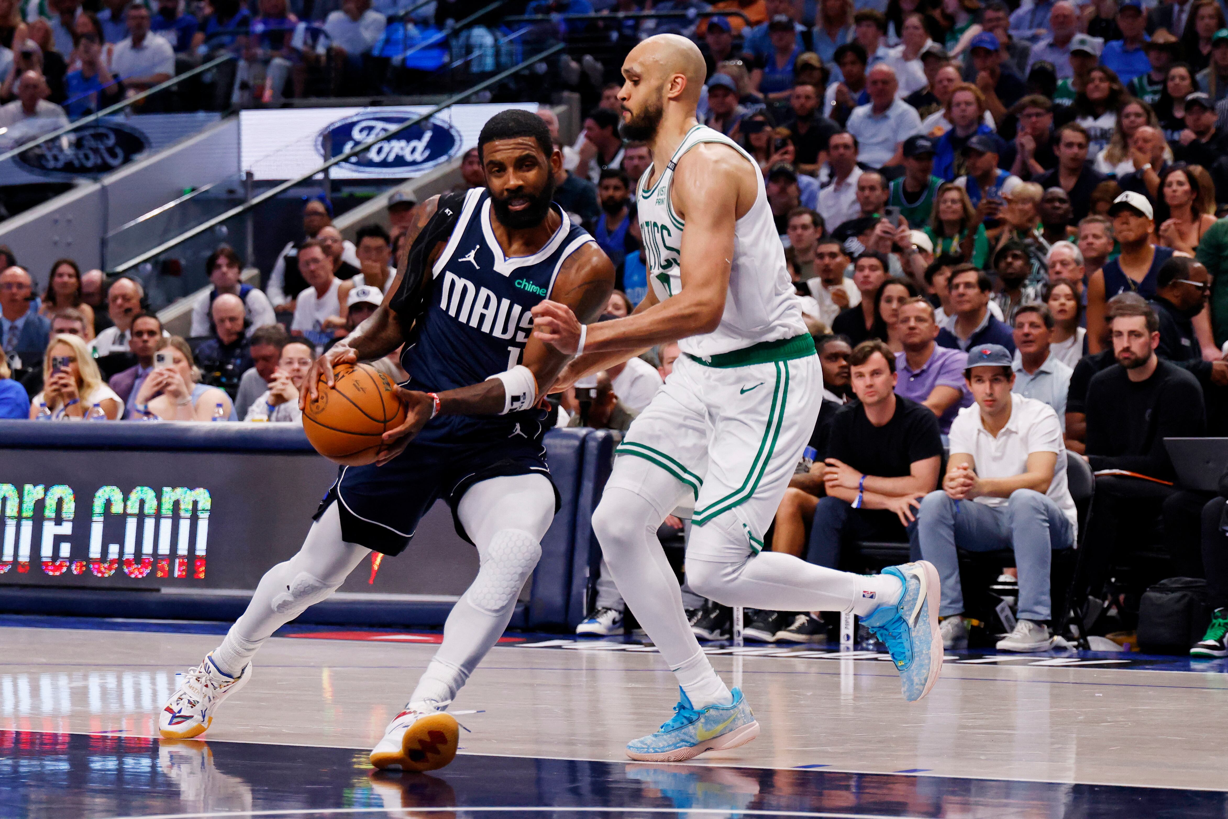 Kyrie Irving fue una de las figuras en el triunfo de los Mavericks ante Boston Celtics en el Juego 4 de las finales de la NBA (Peter Casey-USA TODAY Sports)