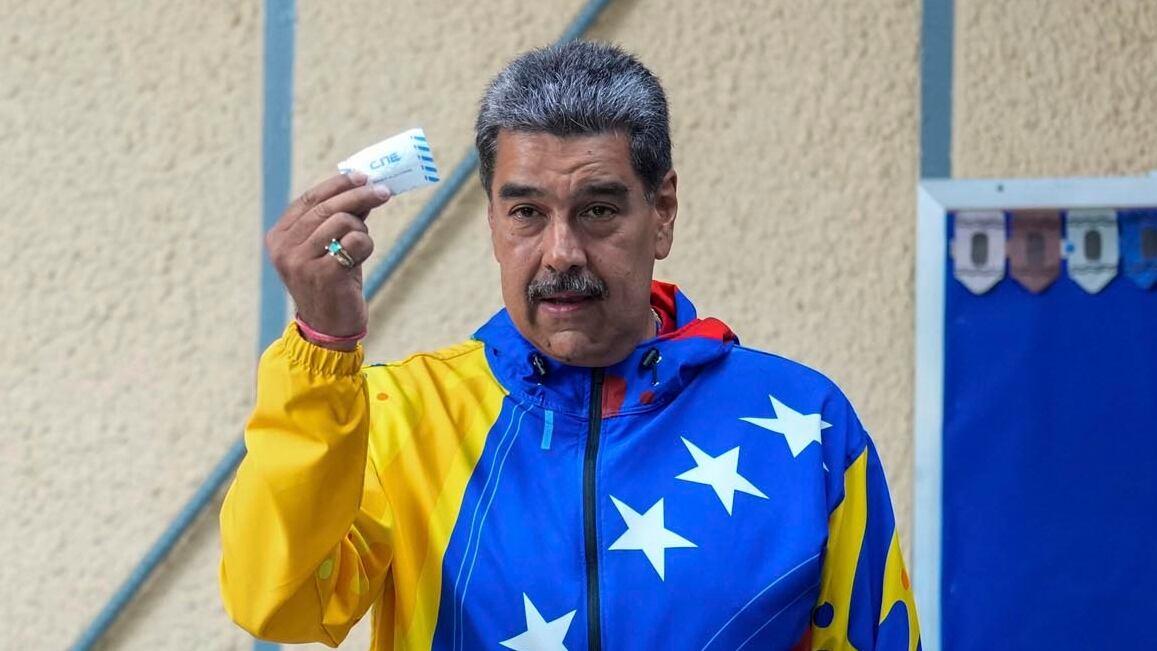 Elecciones presidenciales en Venezuela - Maduro votando