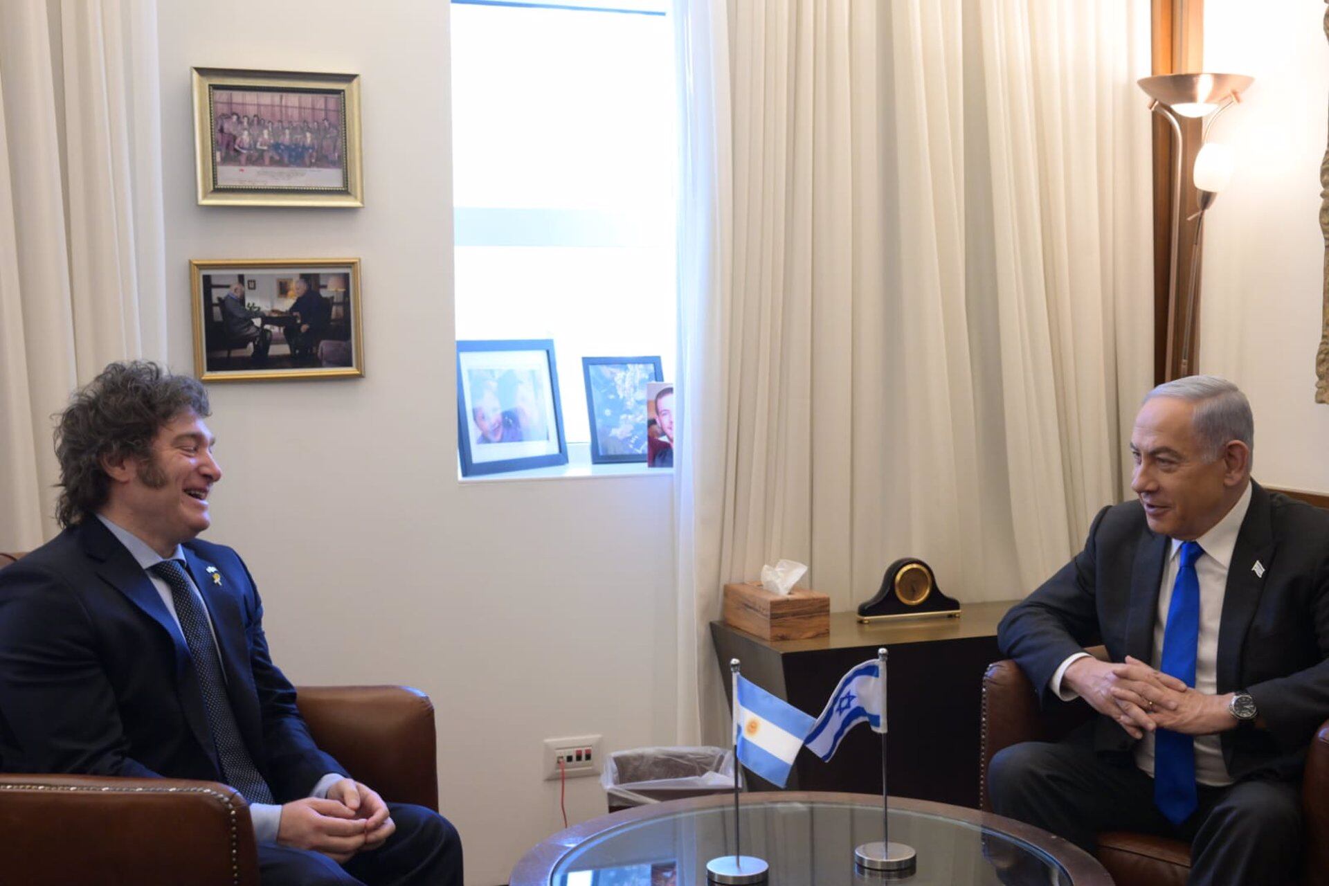 El presidente Javier Milei reunido con el premier israelí, Benjamín Netanyahu, durante su viaje a Israel en el verano
