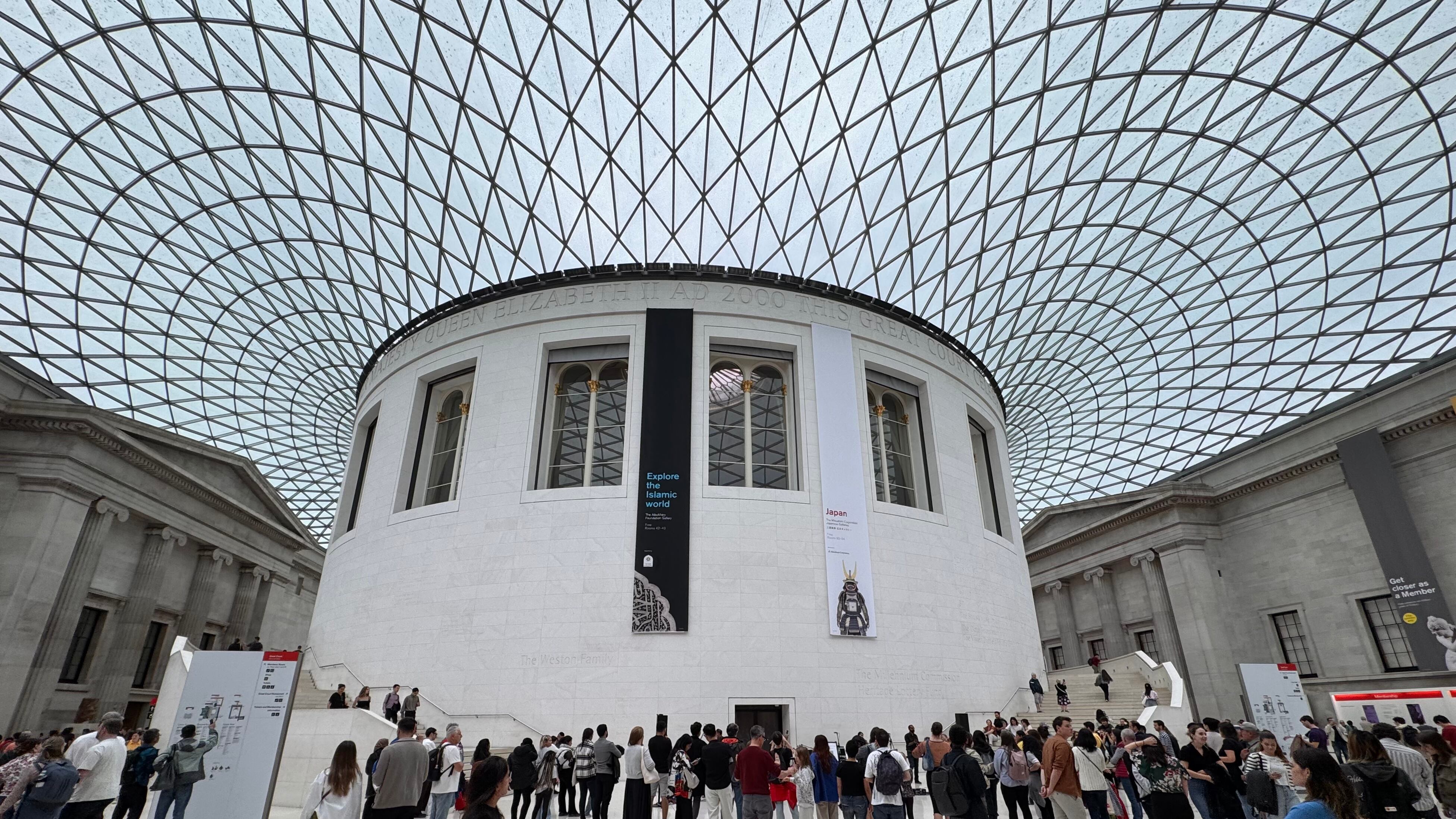 Lugares icónicos de Londres que no pueden faltar en tu visita. La capital del Reino Unido ofrece una rica mezcla de historia, cultura y modernidad. Desde el Tower of London hasta el palacio de Buckingham, un repaso por los rincones que definen esta ciudad única