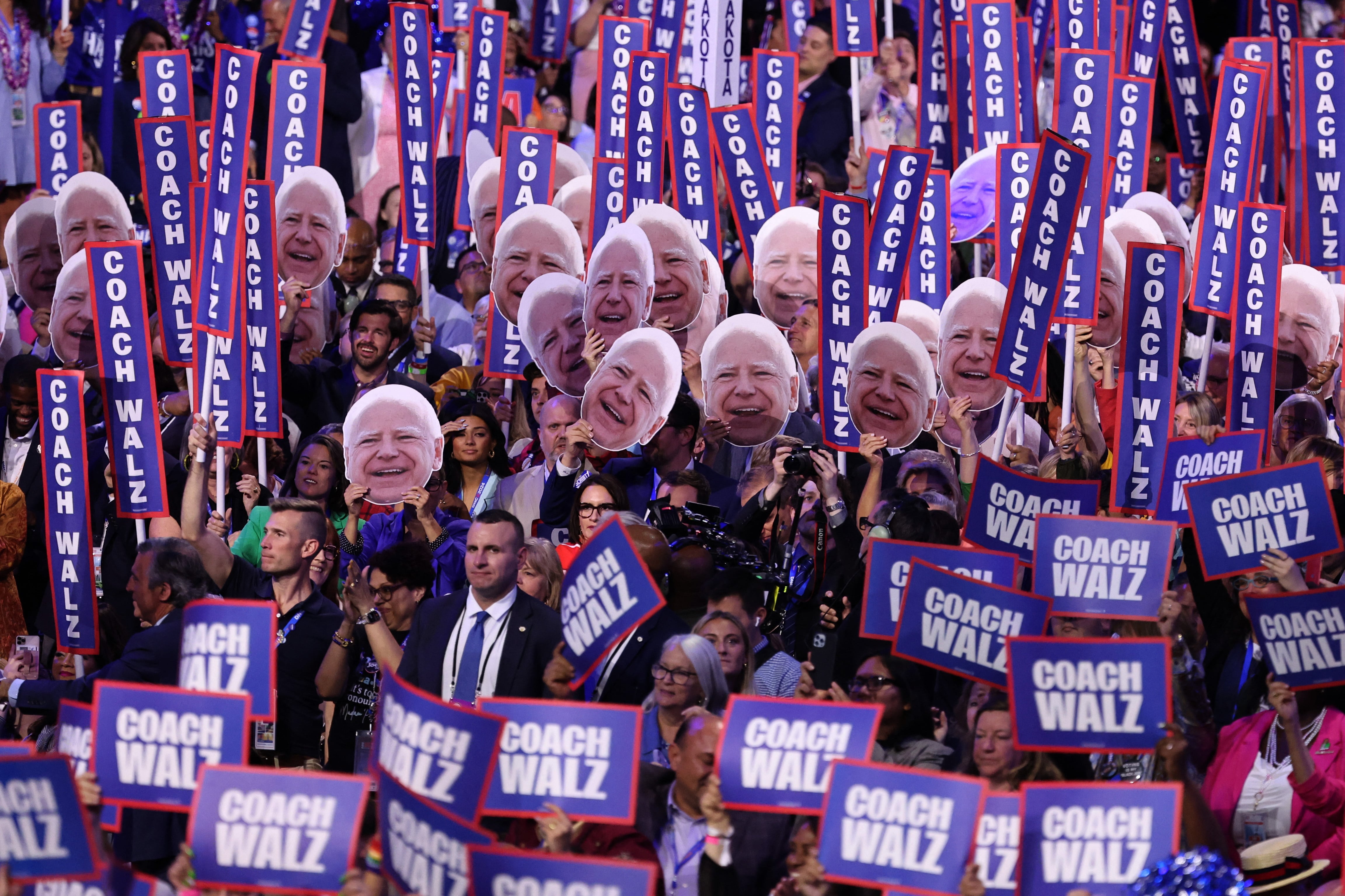 La intención principal de la tercera fecha de la Convención fue resaltar las cualidades de Kamala Harris y Tim Walz mientras critican a Donald Trump (REUTERS/Mike Blake)