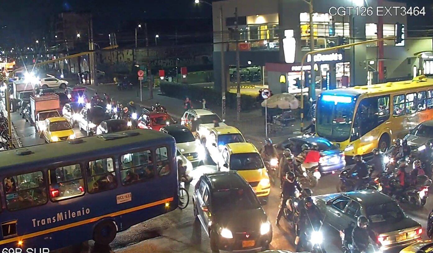 Congestión vial en la avenida Primero de Mayo, Bogotá - crédito @BogotaTransito/X