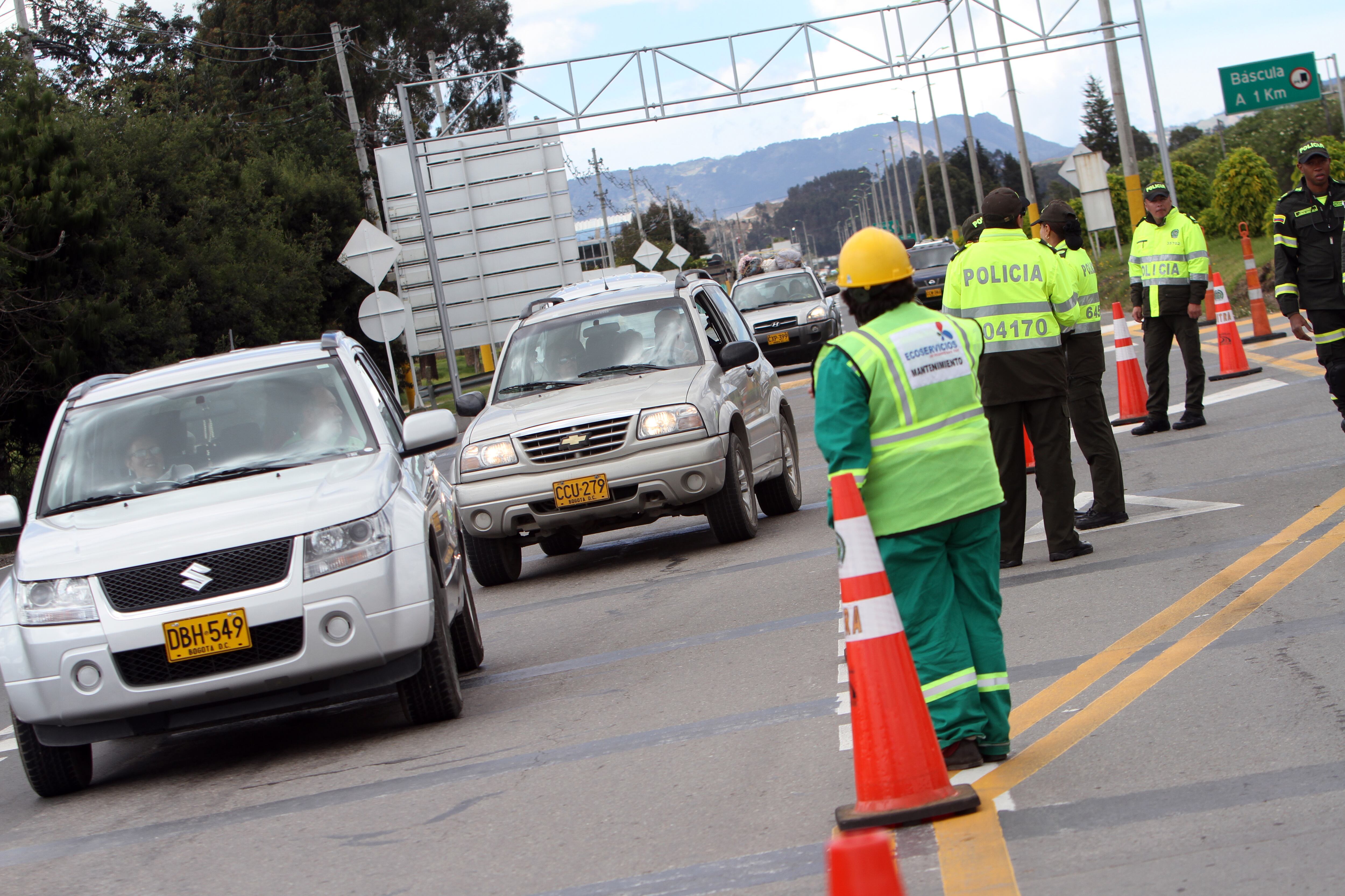 Fotografía de archivo de operativos de tránsito en Bogotá. (Crédito: Colprensa / Luisa González) 