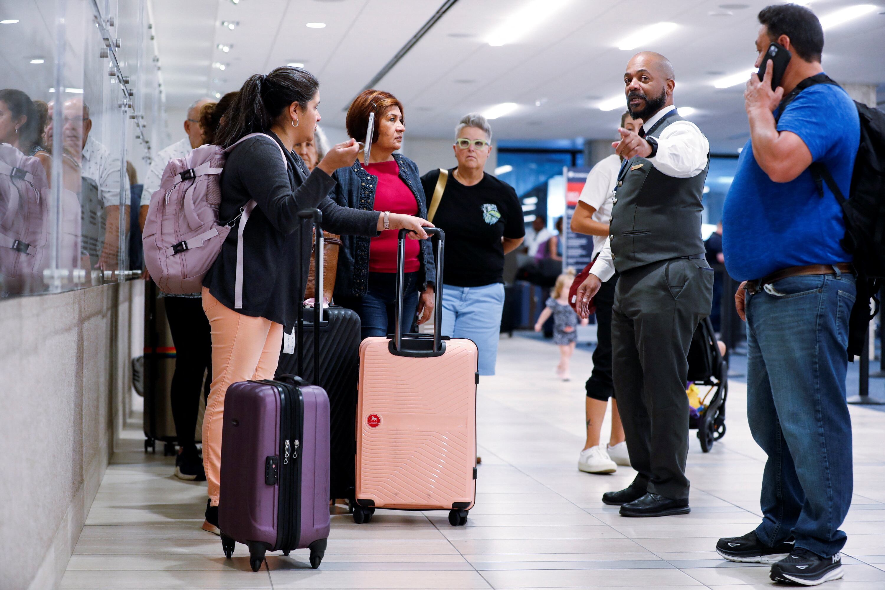 El aeropuerto de Tampa suspenderá operaciones desde las 9 de la mañana del martes debido al huracán Milton, y los de Miami y Fort Lauderdale instan a viajeros a confirmar vuelos. (REUTERS/Octavio Jones)