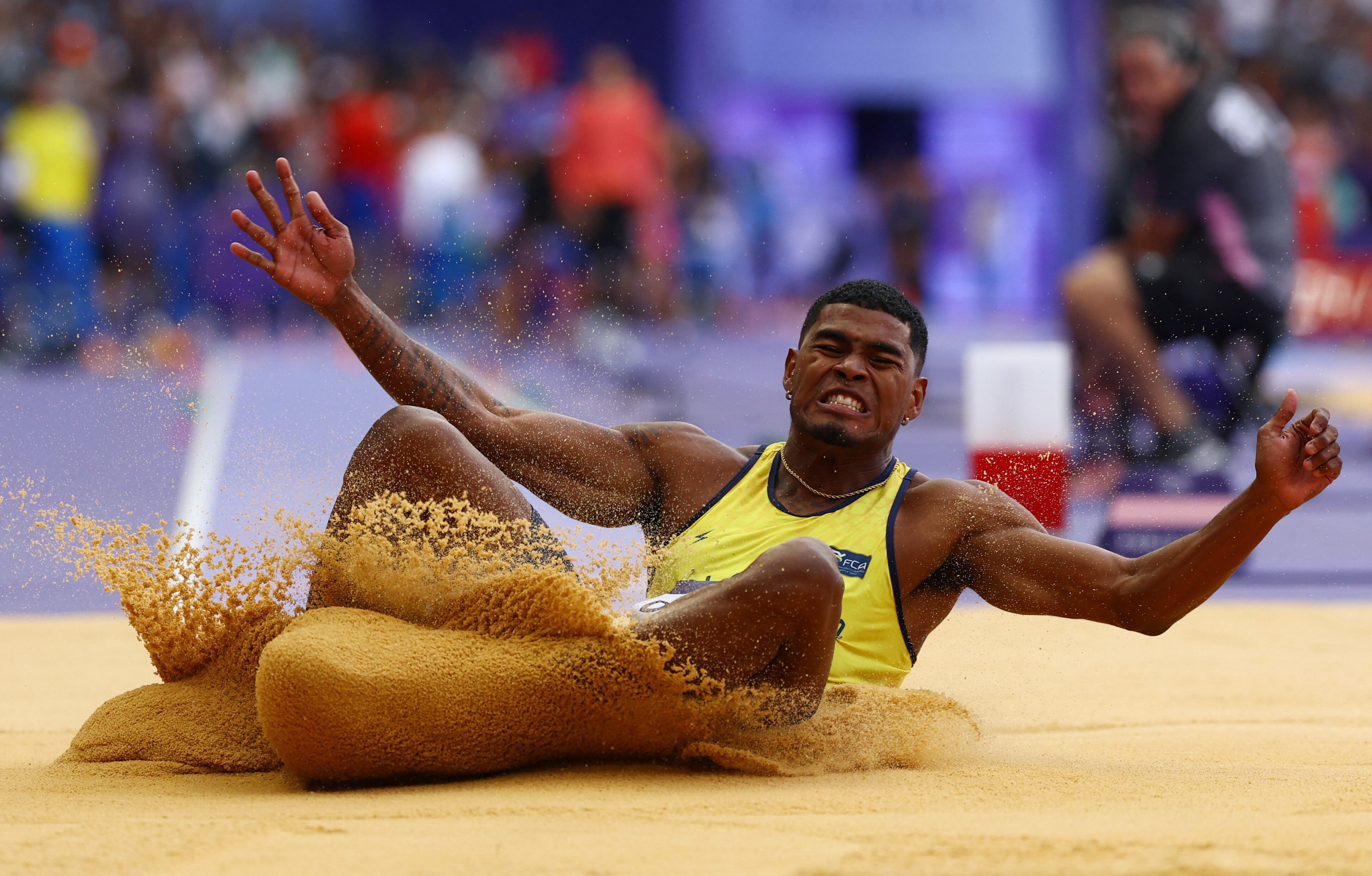 Dalmero saldrá en la sexta posición en la prueba de salto largo de París 2024 en el estadio Saint Denis  REUTERS/Kai Pfaffenbach