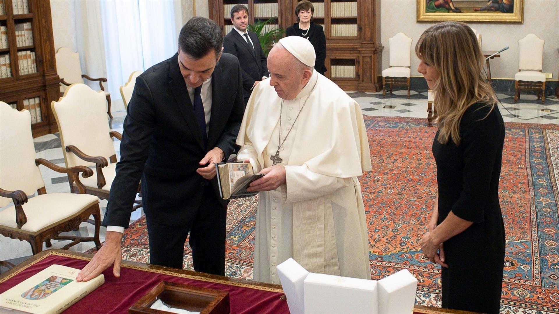 Pedro Sánchez viajará al Vaticano para reunirse con el Papa y 