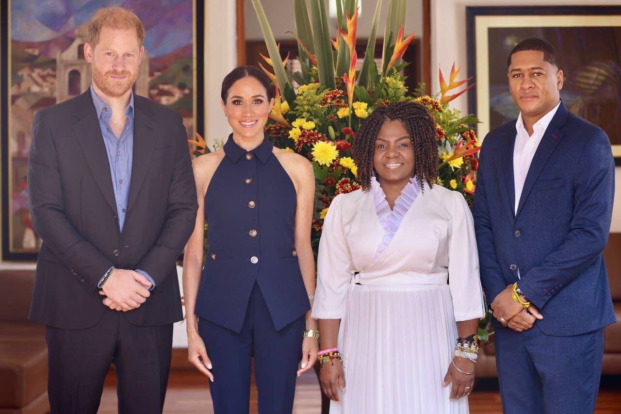 Príncipe Harry y Meghan posaron junto a la vicepresidenta Francia Márquez y su esposo