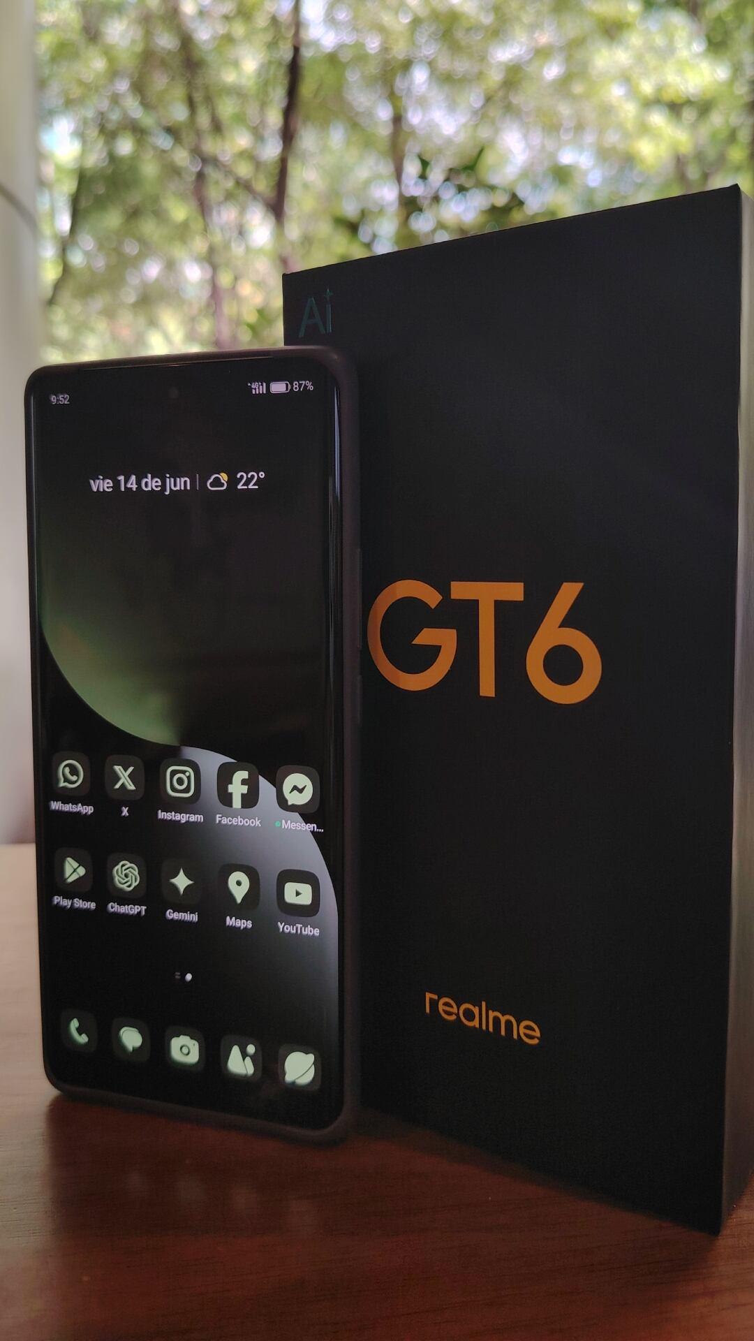 El realme GT 6 viene con Android 14 y la capa de personalización realme UI 5.0, ofreciendo una experiencia de usuario fluida y eficiente