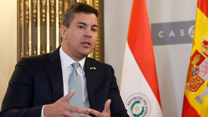 Santiago Peña aumentó por decreto el salario mínimo en Paraguay: será de USD 370