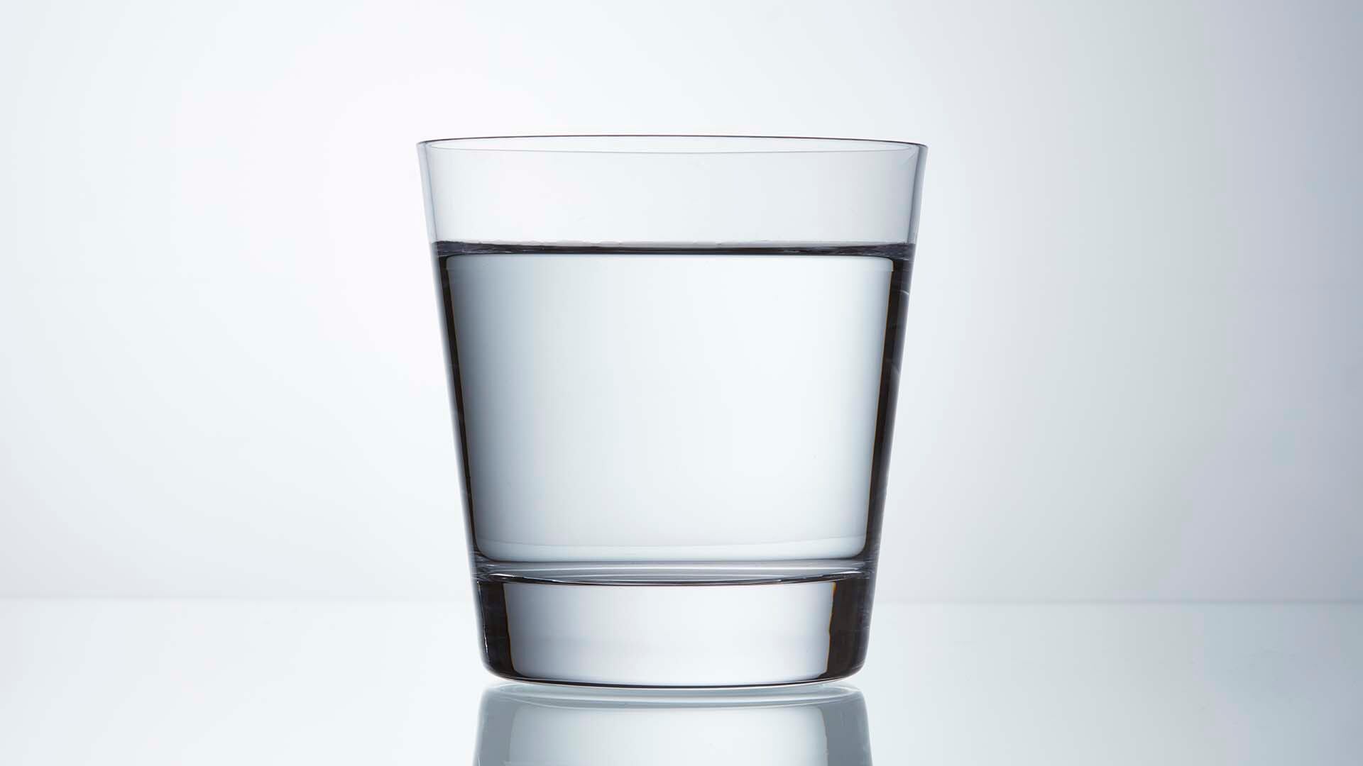 Vaso con agua