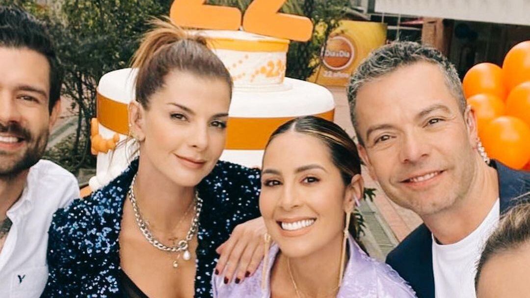 Carolina Soto estuvo celebrando junto a sus compañeros de "Día a día" los 22 años del programa (@caritosotooficial/Instagram)