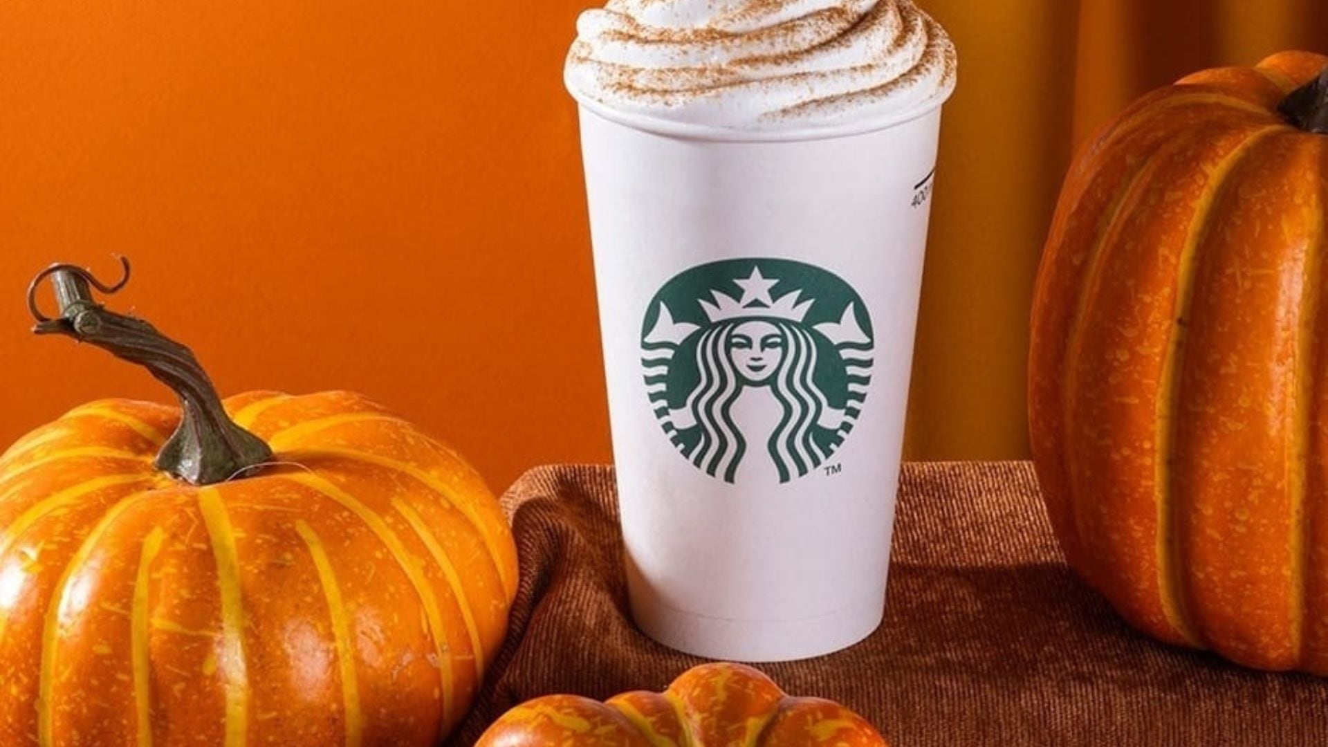 Halloween llega a Starbucks con vaso coleccionable que brilla en la oscuridad: Cuándo y cómo conseguirlo