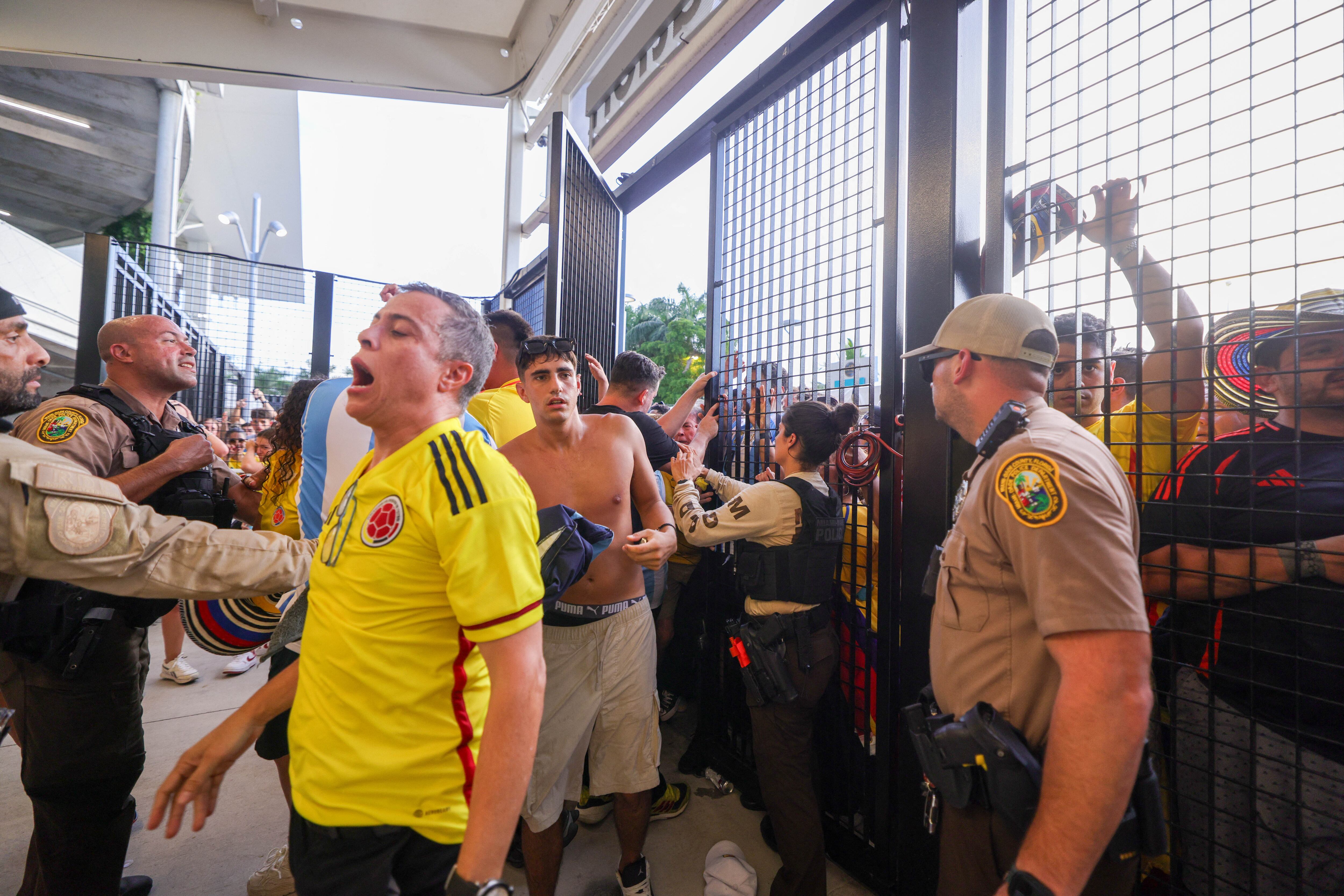 Una familia colombiana denunció a la Conmebol y al Hard Rock Stadium por no dejarlos ingresar habiendo comprado sus respectivas entradas - crédito Nathan Ray Seebeck/USA Today