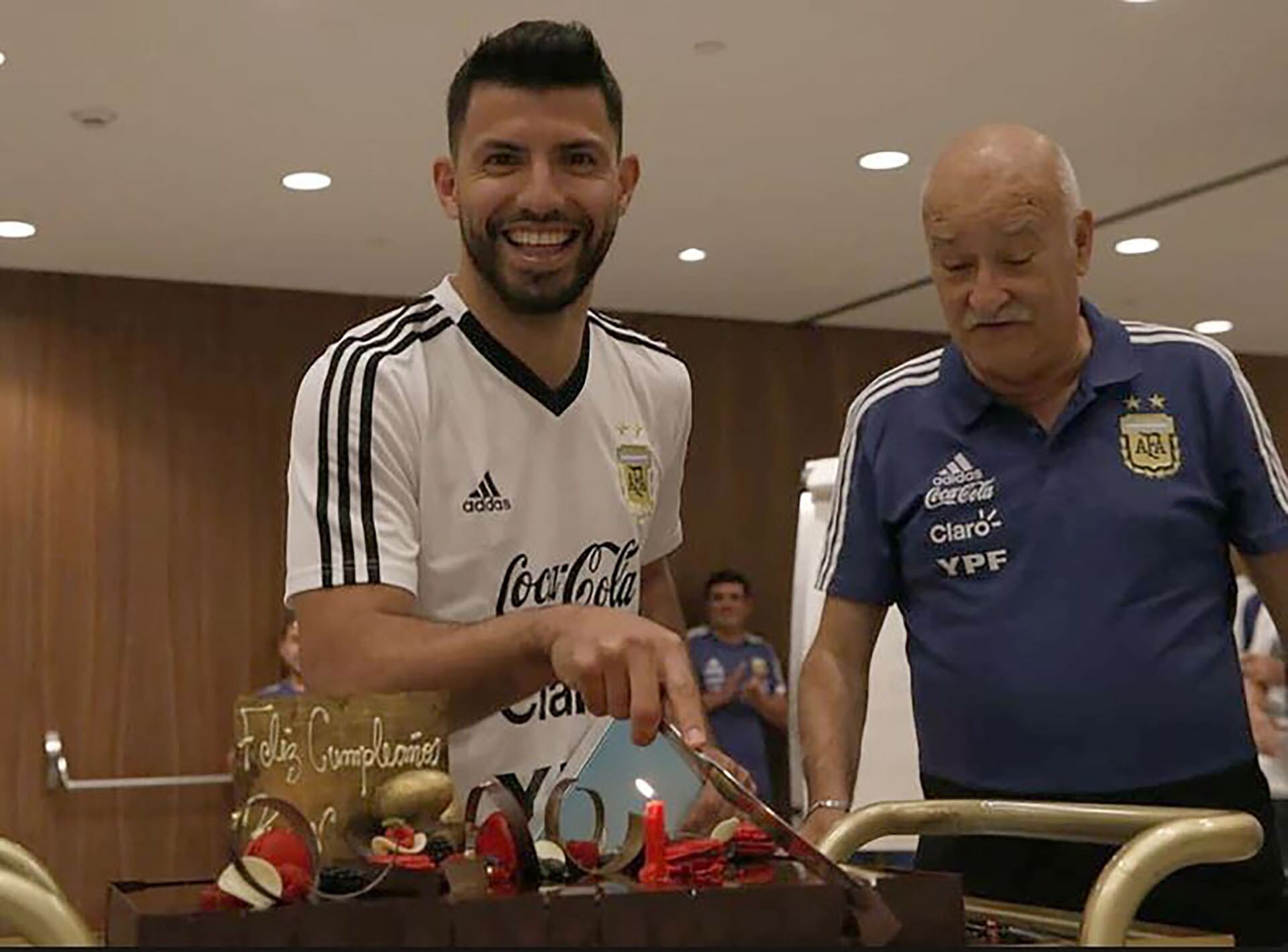 Souto, en un cumpleaños del Kun Agüero celebrado junto a la selección argentina