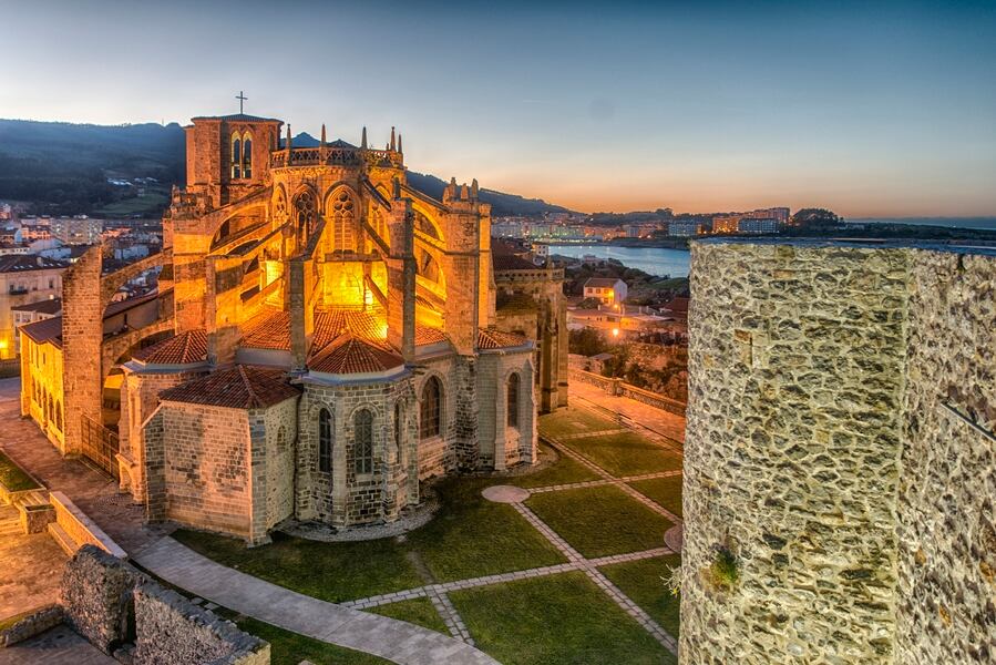 Iglesia de Santa María de la Asunción, en Castro Urdiales (Turismo del pueblo).