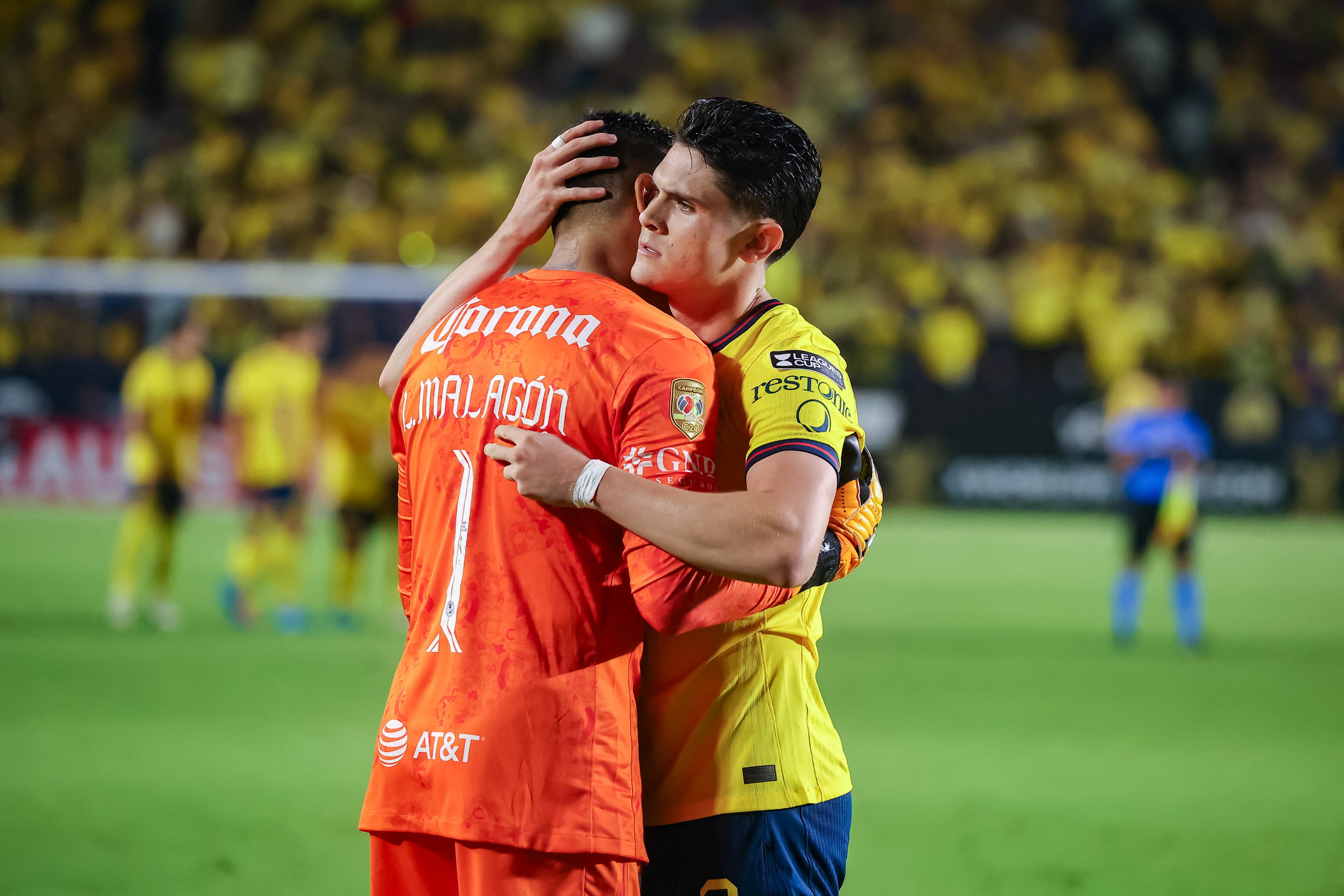 Aug 17, 2024; Carson, California, USA; Club America defender Israel Reyes (3) consoles teammate Club America goalkeeper Luis Malagon (1) in a Leagues Cup quarterfinal match at Dignity Health Sports Park. Mandatory Credit: William Navarro-USA TODAY Sports