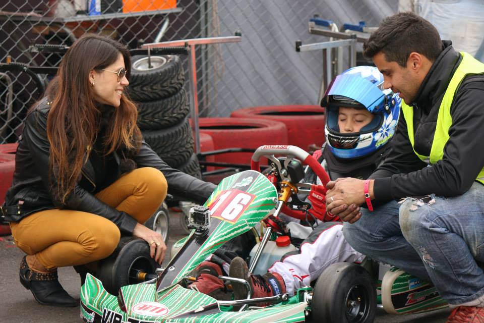 Plena concentración antes de una carrera y con la infaltable presencia de Andrea (Andrea Trofimczuk)