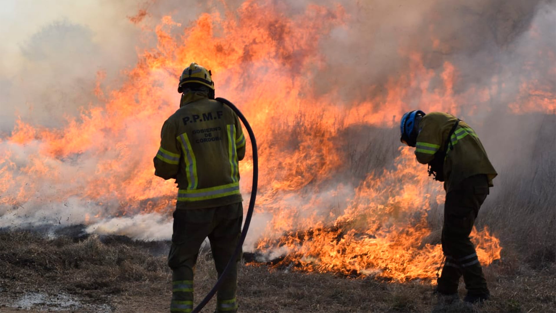 Continúan sin control los incendios en Córdoba y el fuego avanza sobre La Calera