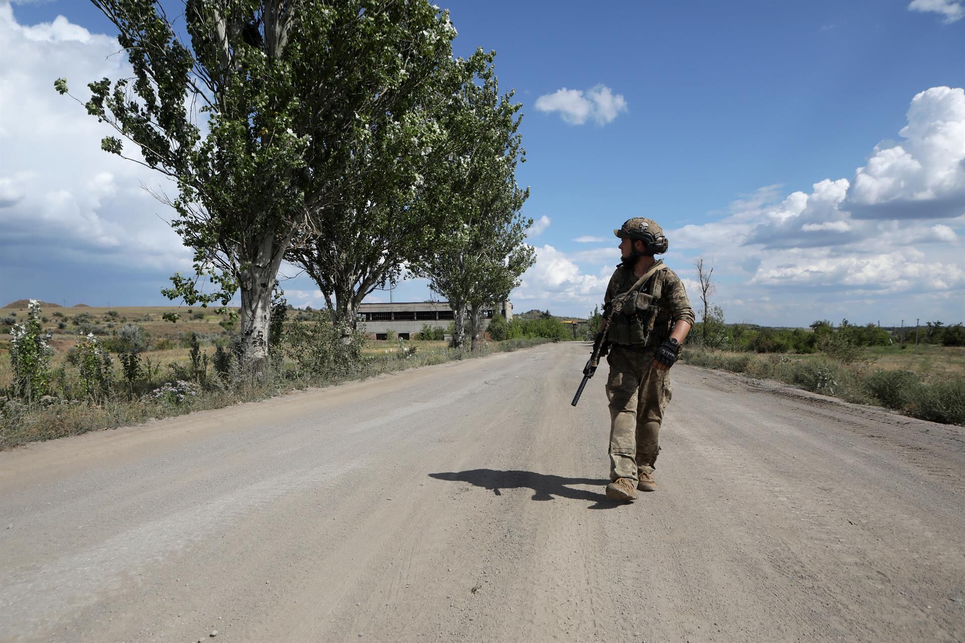 Zelenski aprueba elevar el gasto militar de Ucrania en más de 10.800 millones de euros