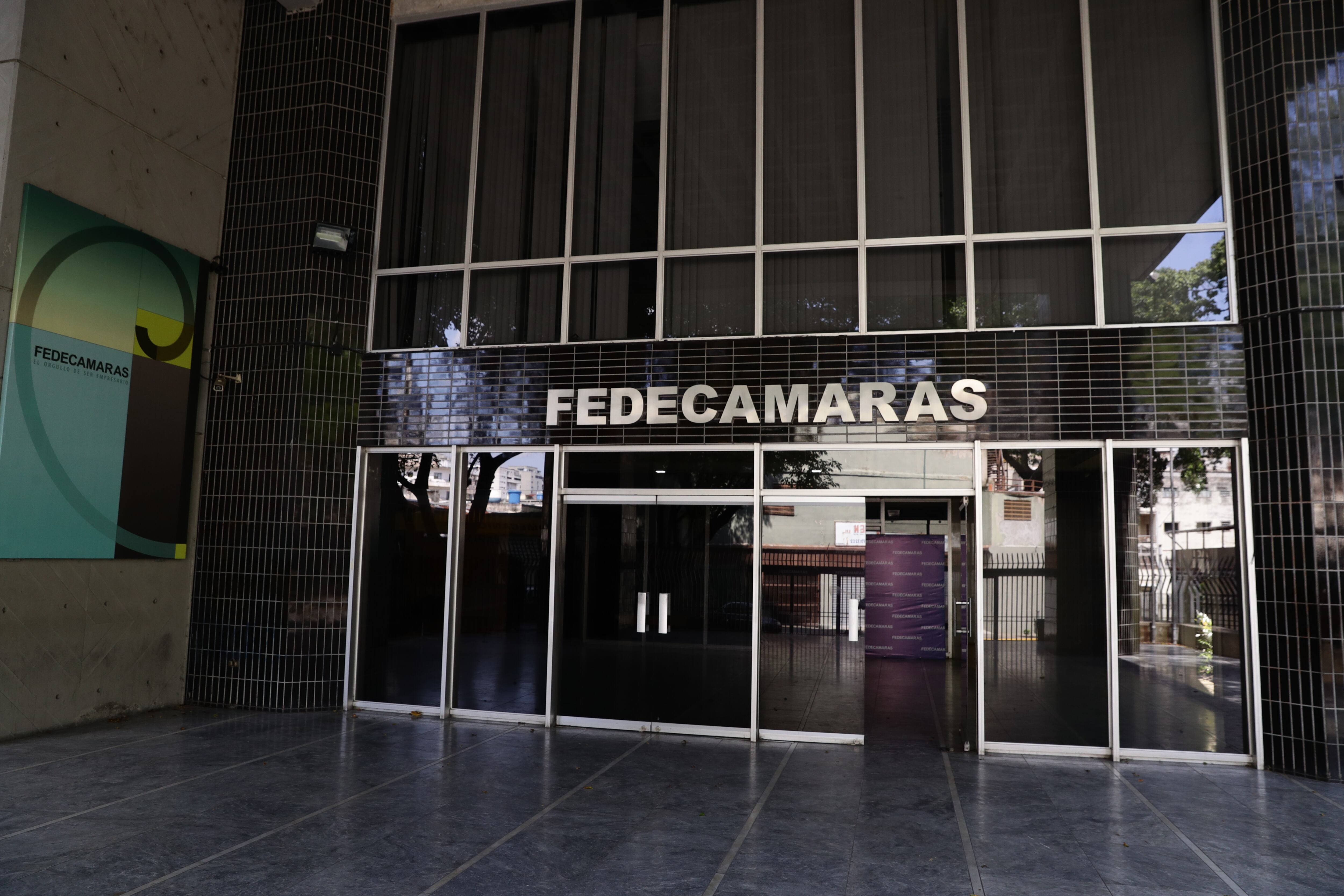 La fachada de la sede de Fedecámaras en Caracas (EFE/ Rayner Peña R.)