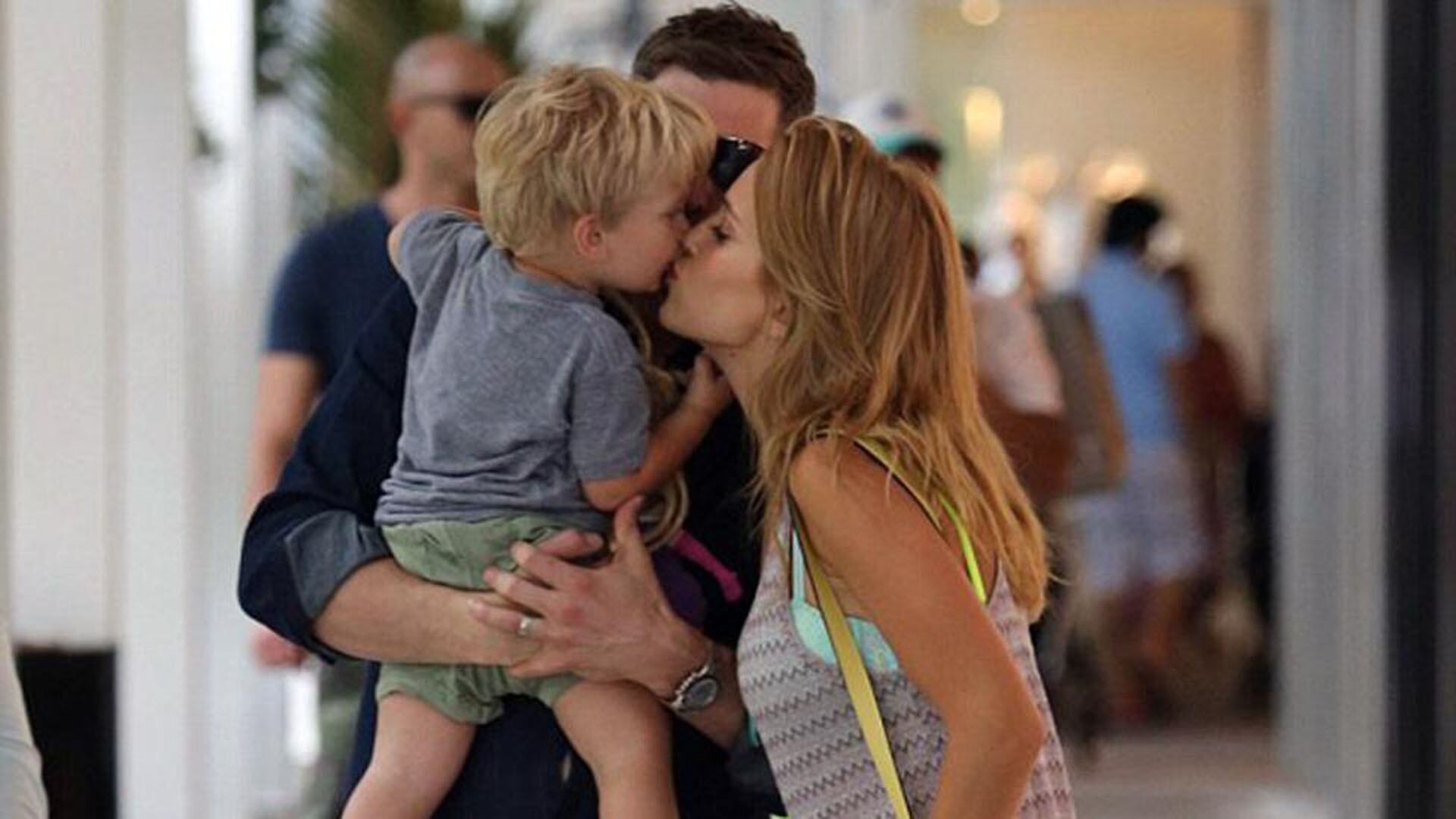 Luisana Lopilato con Michael Bublé y Noah