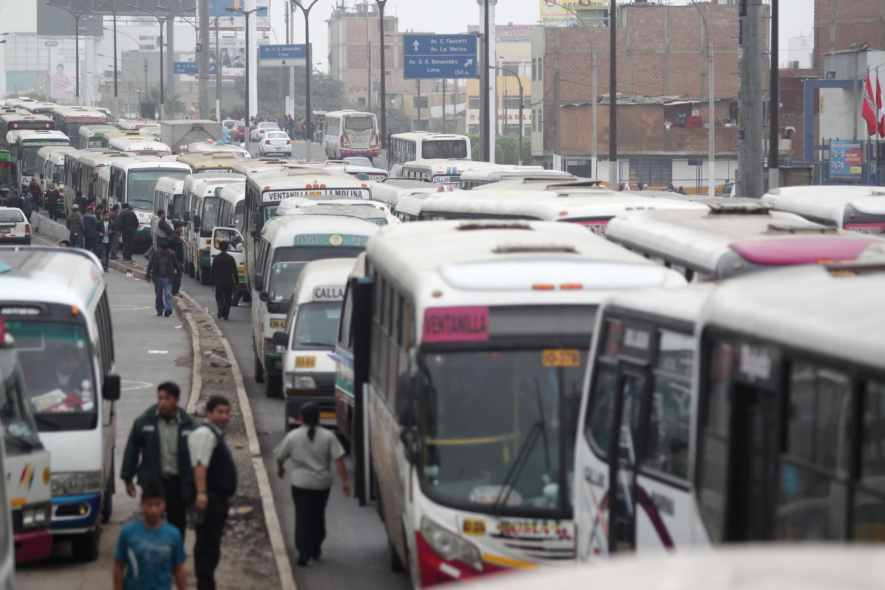 El gremio de transportistas tiene una honda preocupación por la inseguridad que azota nuestro país. (Andina)