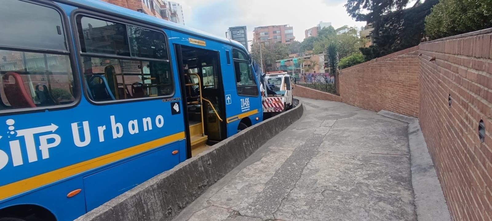 Bus del Sitp se varó en Chapinero - crédito Bogotá Tránsito