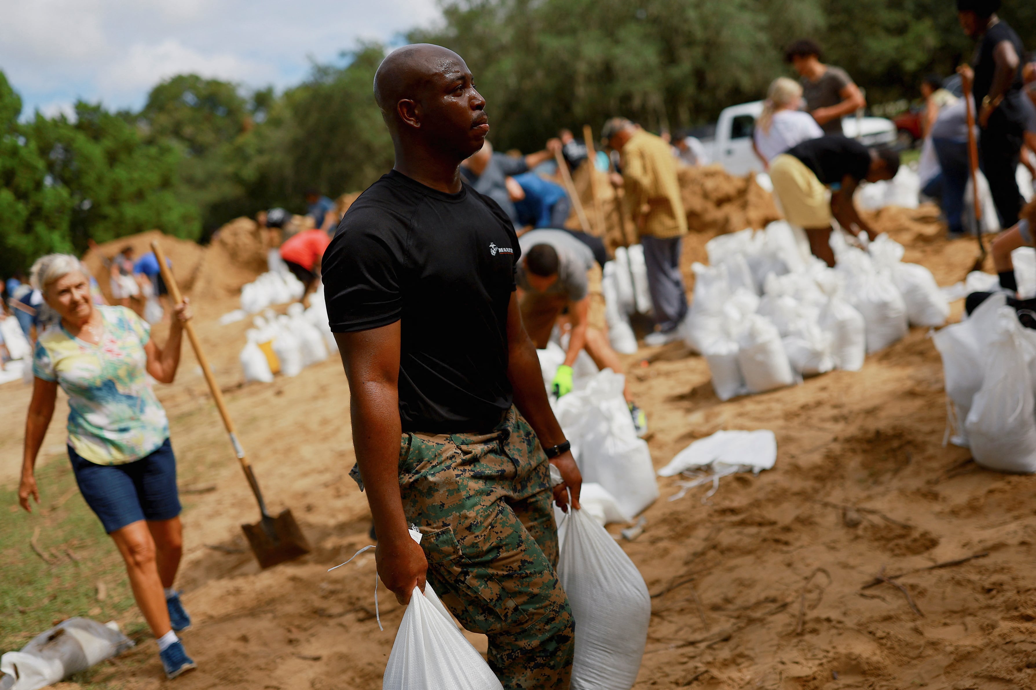 Más de 9 millones de personas en Florida están bajo advertencia de huracán. (REUTERS/Jose Luis Gonzalez)