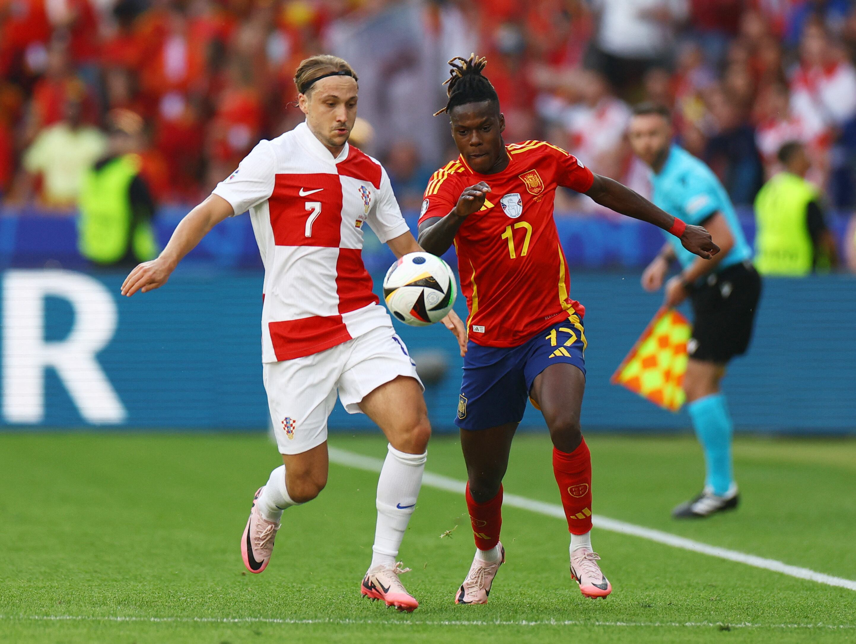 Nico Williams en su estreno en la Eurocopa frente a Croacia (Reuters/Lisi Niesner)