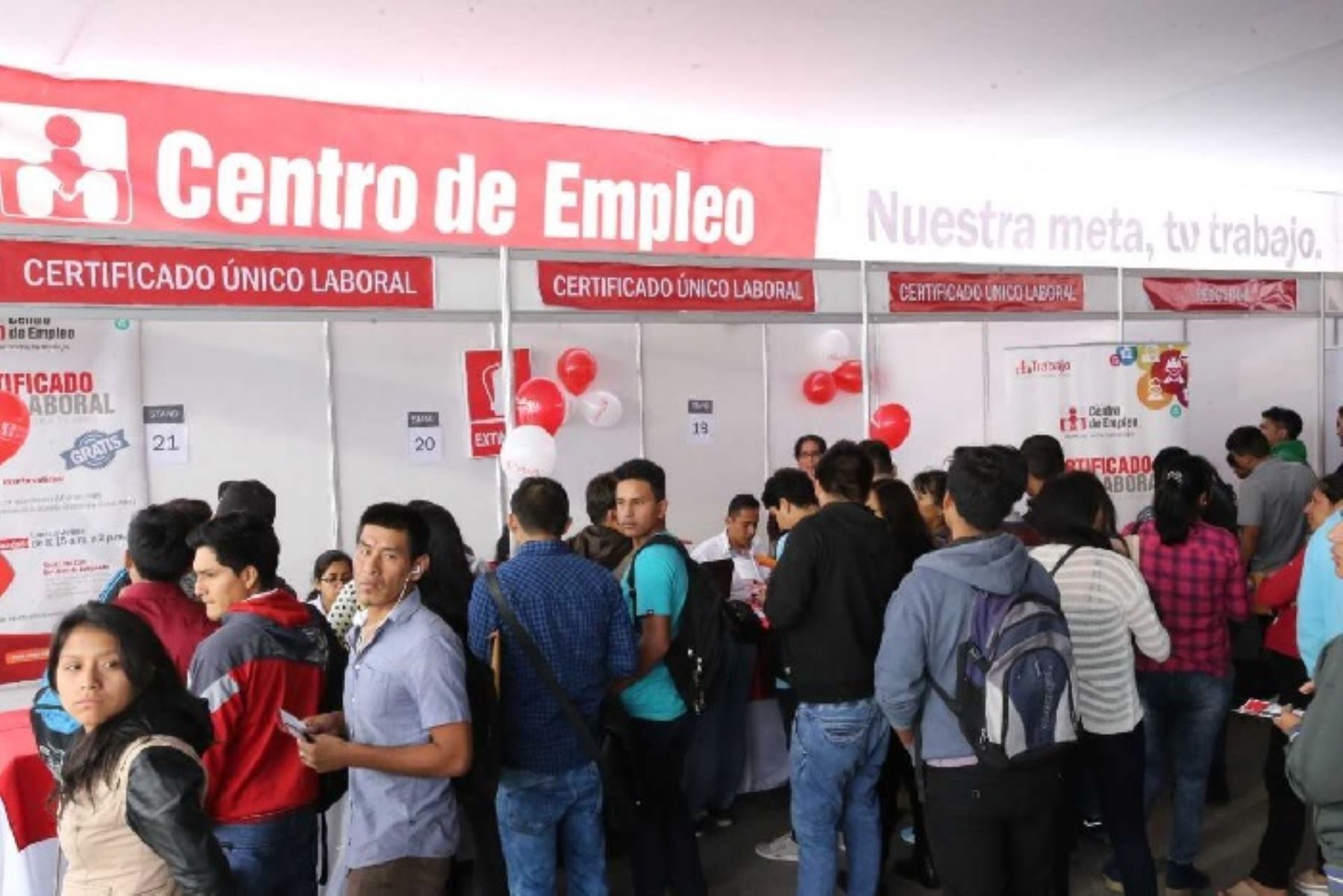 MTPE promueve que más jóvenes logren incertarse en el mundo laboral en empresas formales