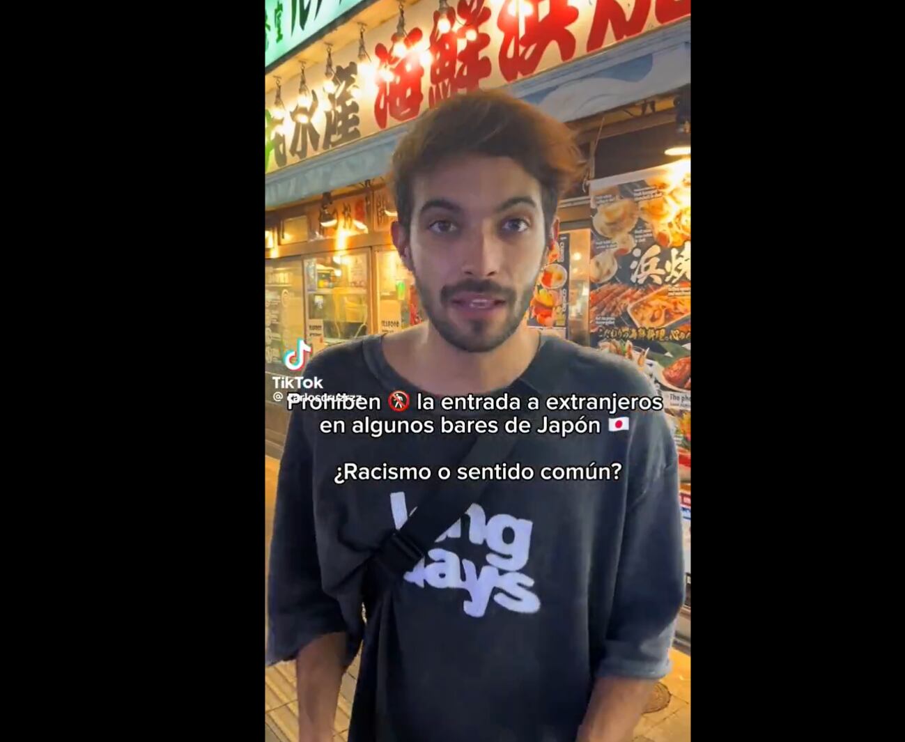 Carlos Cruz explica por qué no le han dejado entrar en un establecimiento en Japón. (@carloscruzrzz / Tik Tok)