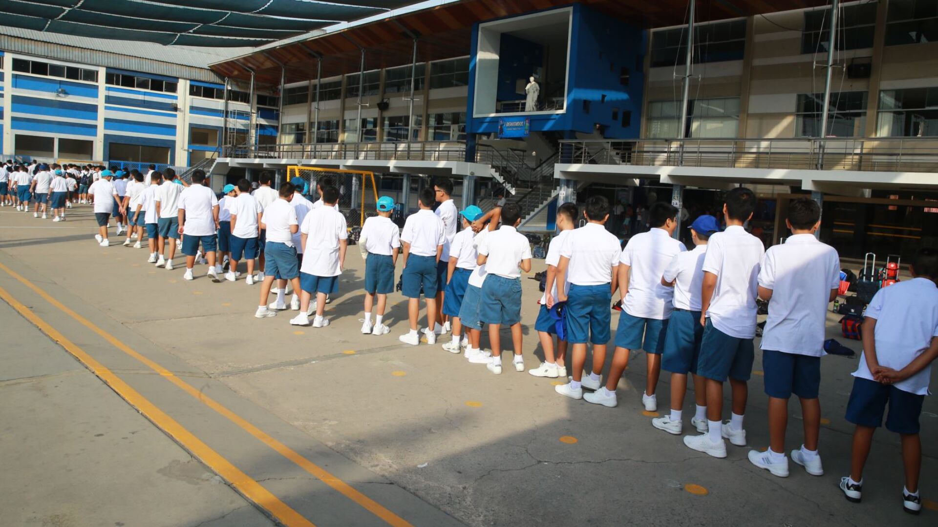 desfile escolar - Fiestas Patrias - colegios del Perú - 28 de julio - Perú - 18 de julio